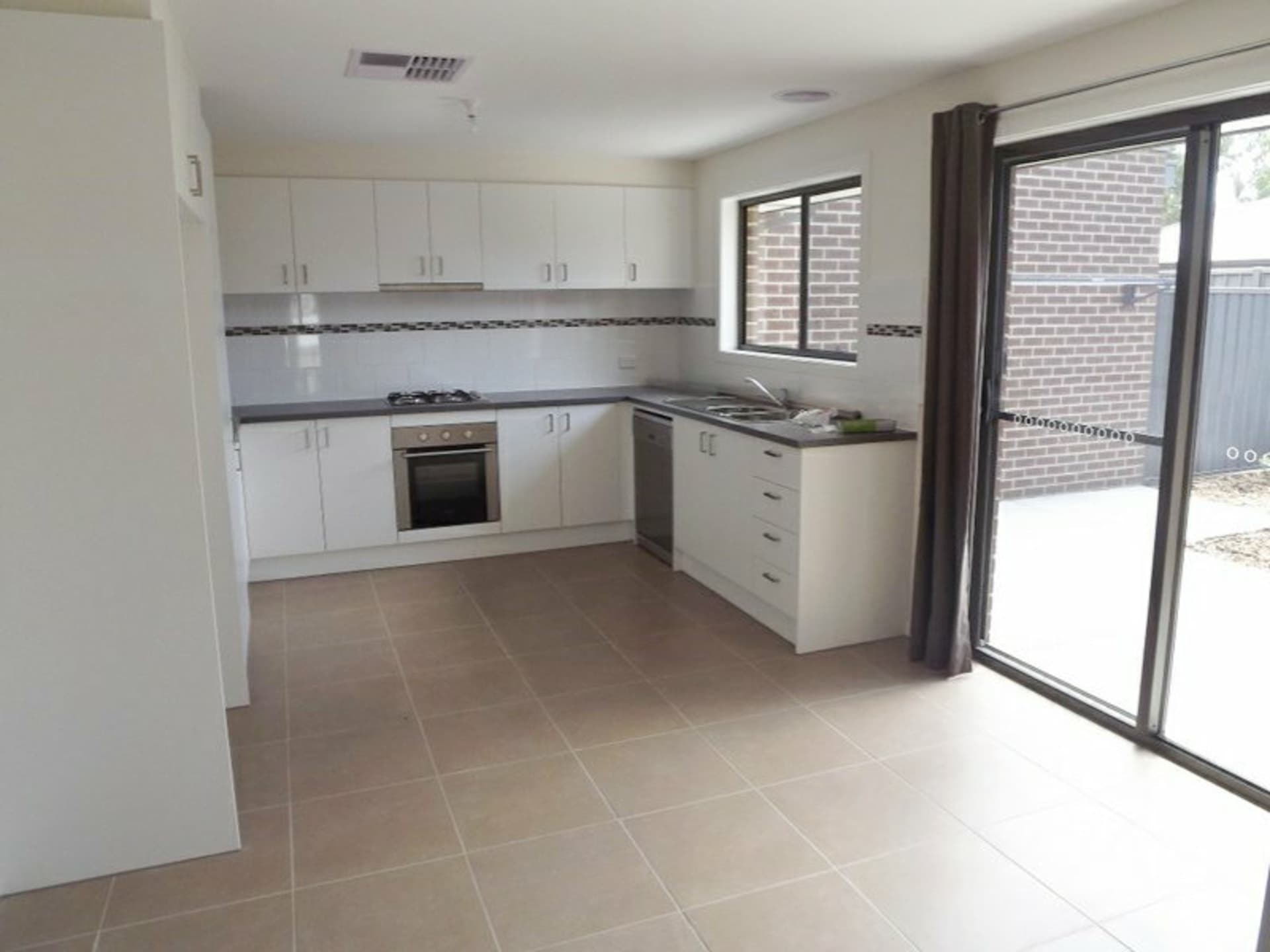 1/33 Ferguson Street Broadford VIC, Broadford - Thumbnail 3