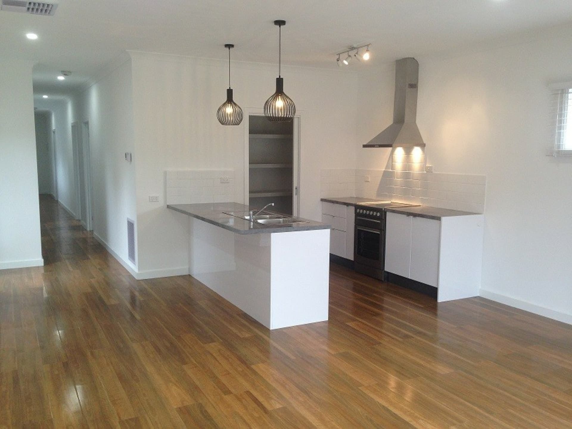 Unit 1/212B High Street, Broadford, Broadford - Thumbnail 2
