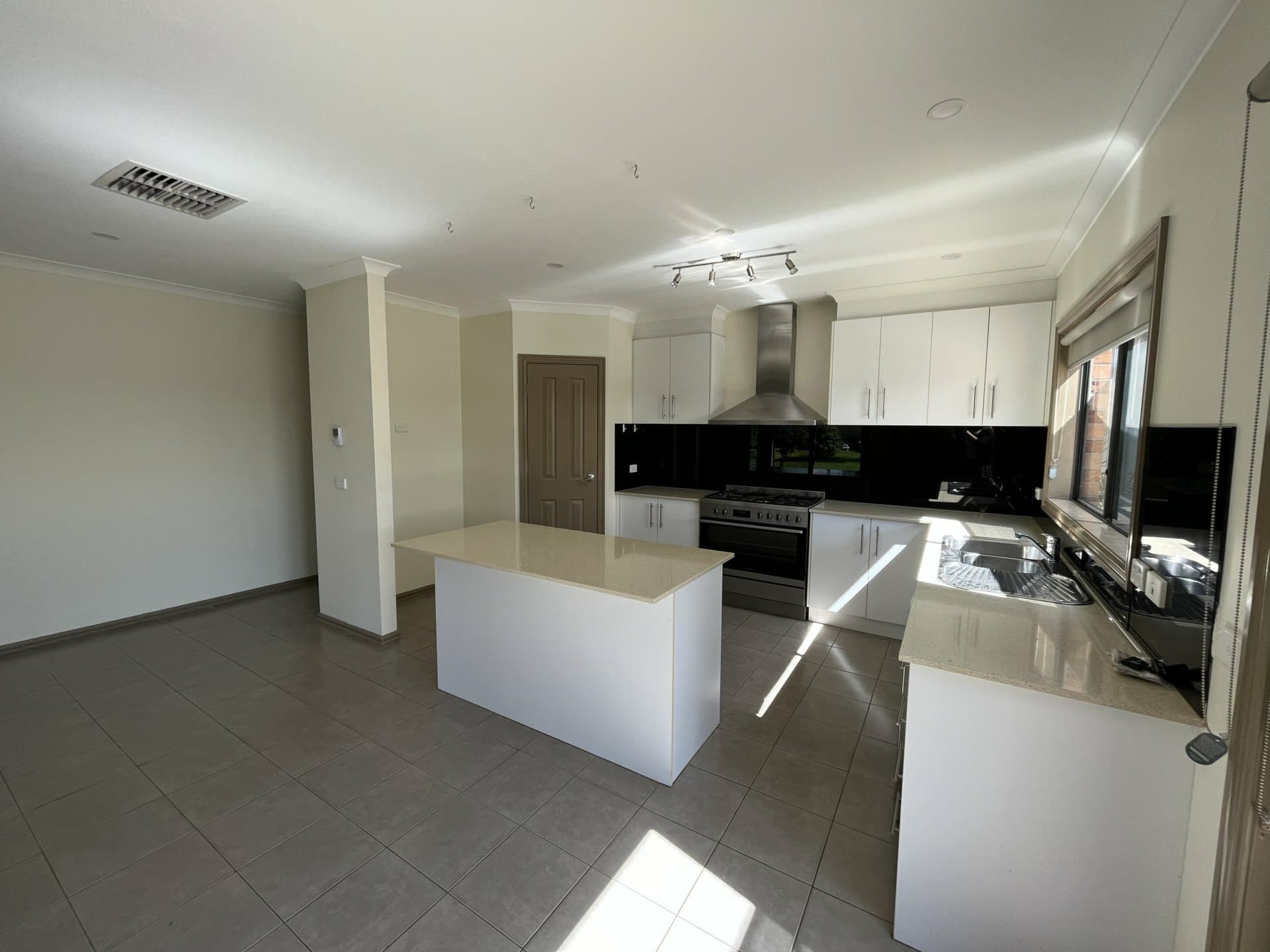 4 Greenwood Rise Broadford VIC, Broadford - Thumbnail 3