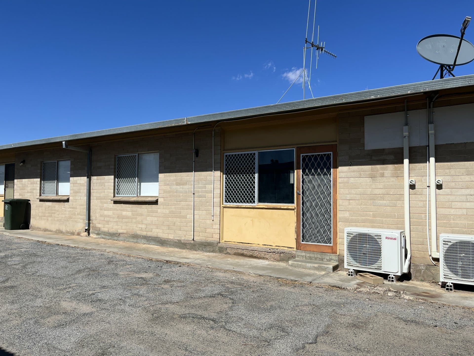 Unit 2/633 Mcgowen Street, Broken Hill, Broken Hill - Image 1