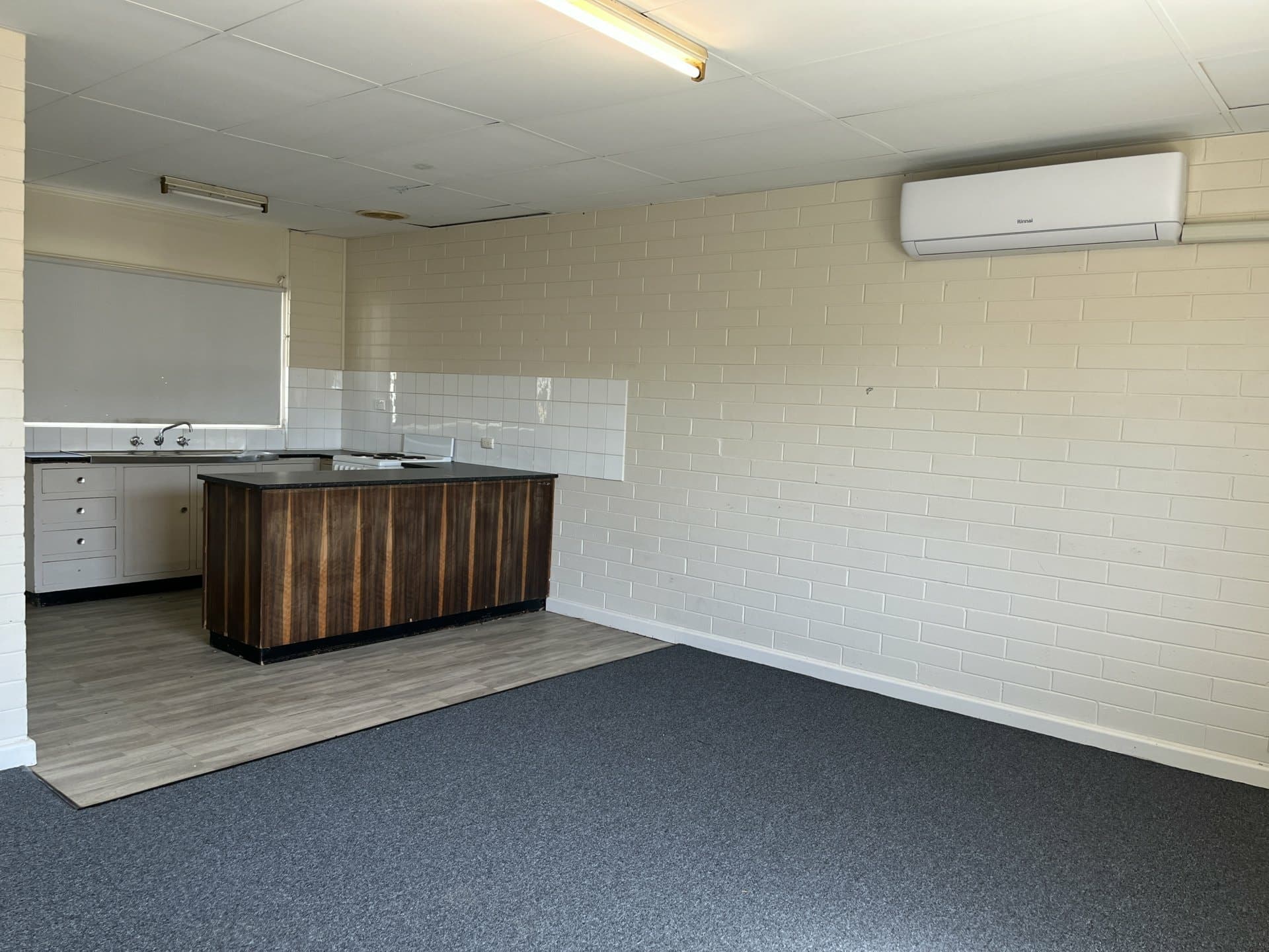 Unit 2/633 Mcgowen Street, Broken Hill, Broken Hill - Thumbnail 2