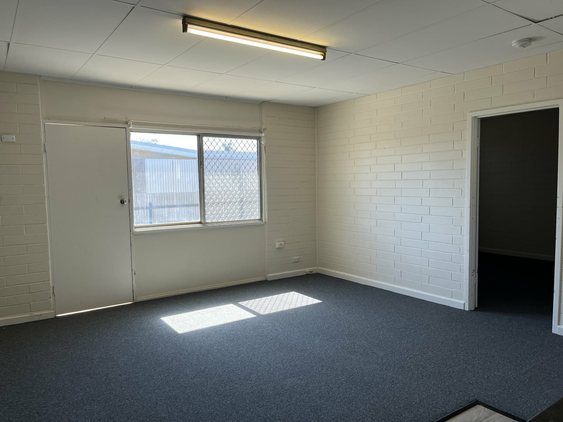 Unit 2/633 Mcgowen Street, Broken Hill, Broken Hill - Thumbnail 3