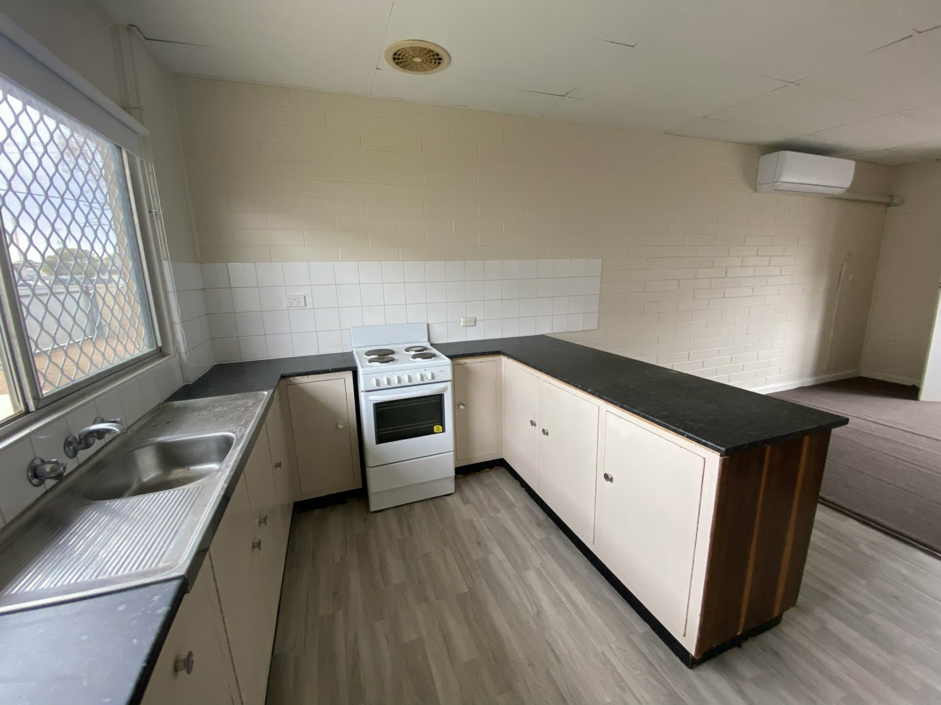 Unit 2/633 Mcgowen Street, Broken Hill, Broken Hill - Thumbnail 4