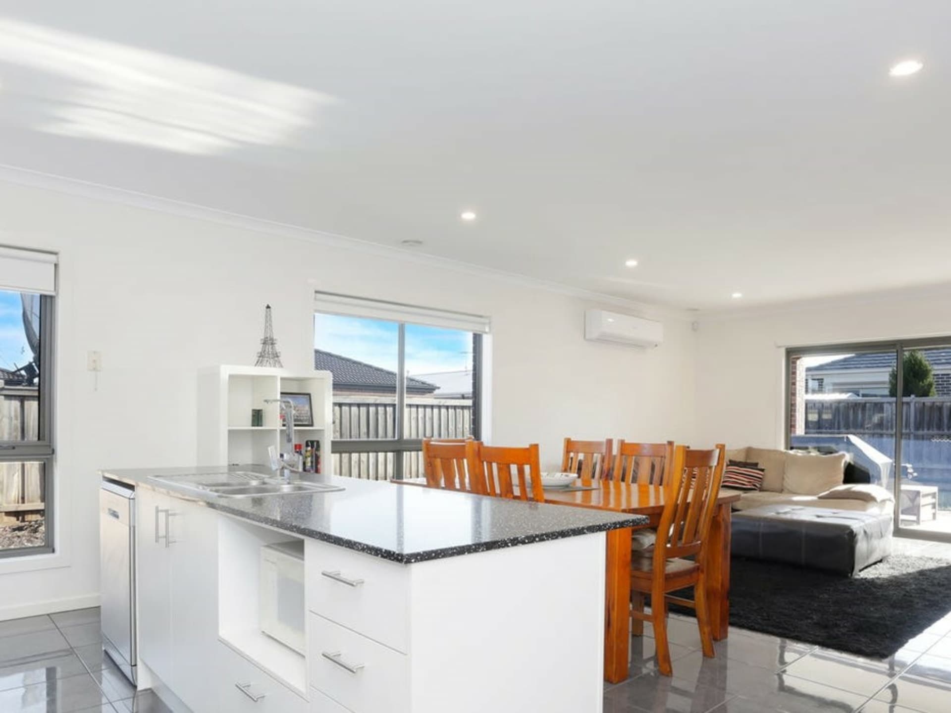 19 Saltbush Crescent Brookfield VIC, Brookfield - Thumbnail 3