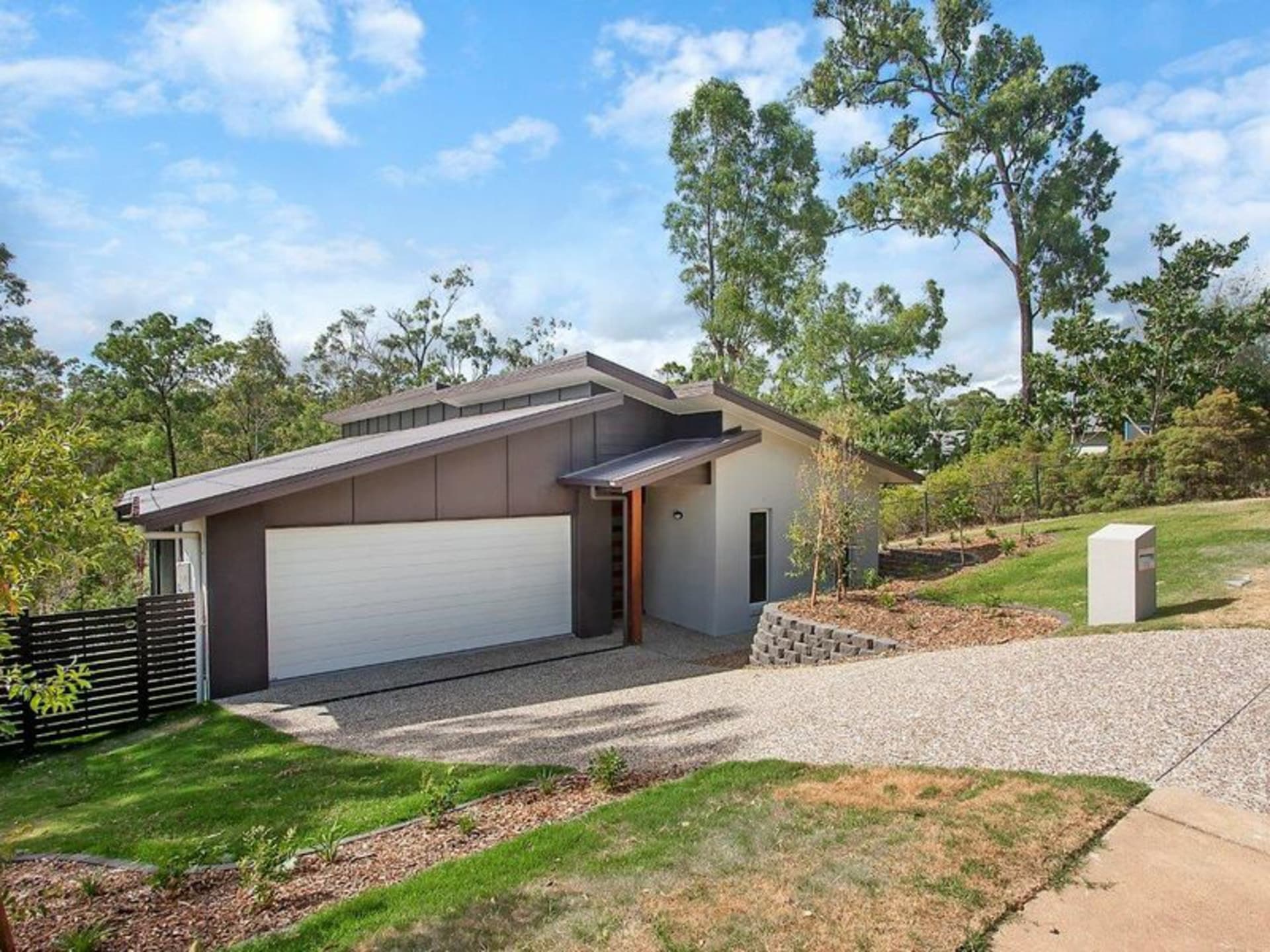 15 Verbena Crescent Brookwater QLD, Brookwater - Thumbnail 2