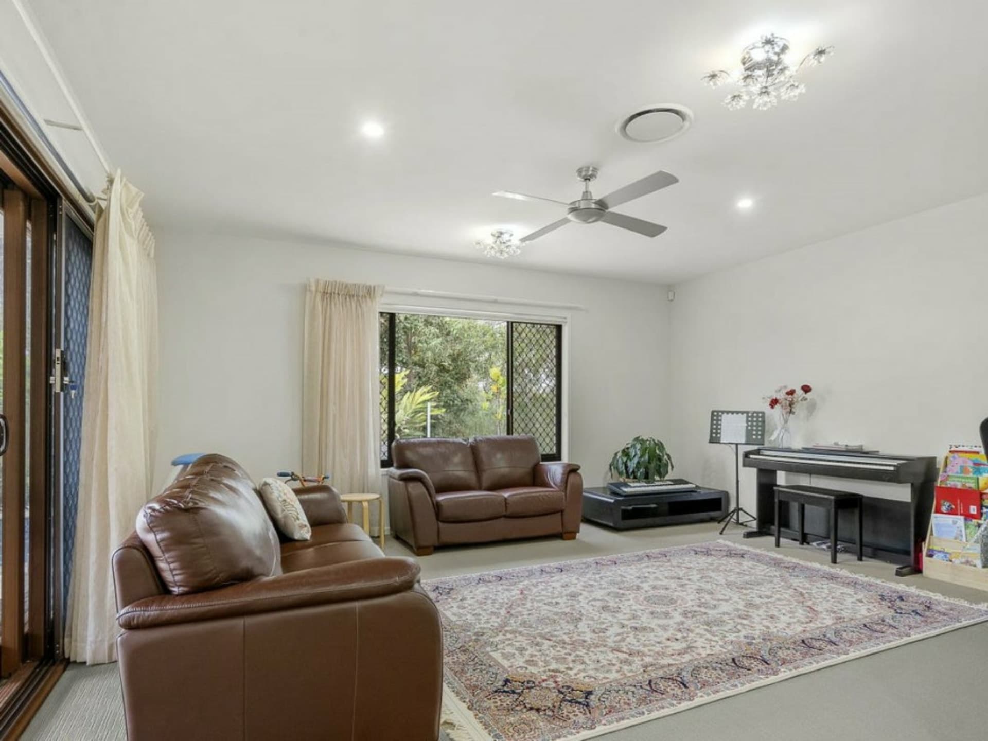 68 Crest Ridge Parade Brookwater QLD, Brookwater - Thumbnail 6