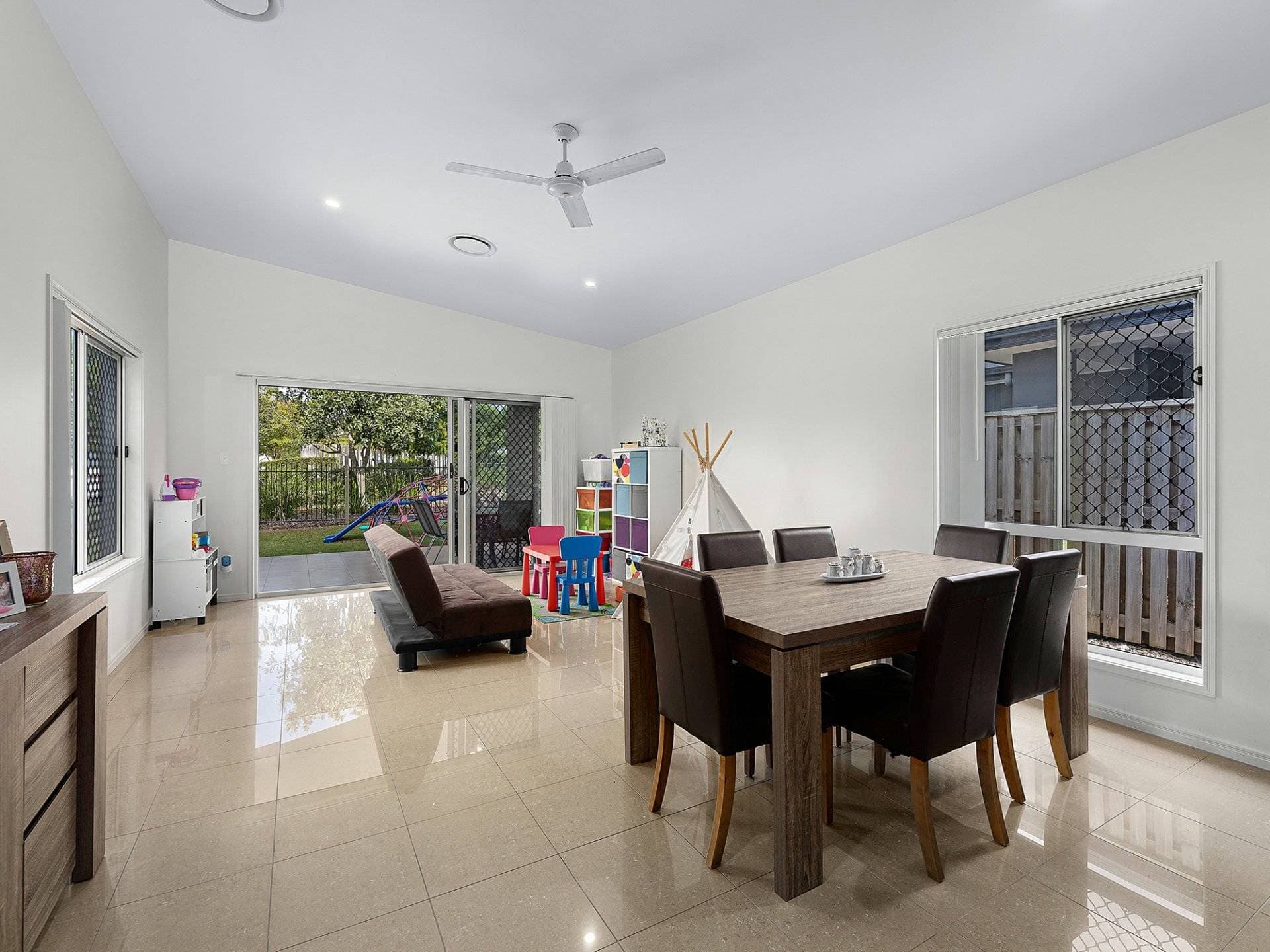 15 Raynuha Way Brookwater QLD, Brookwater - Thumbnail 5