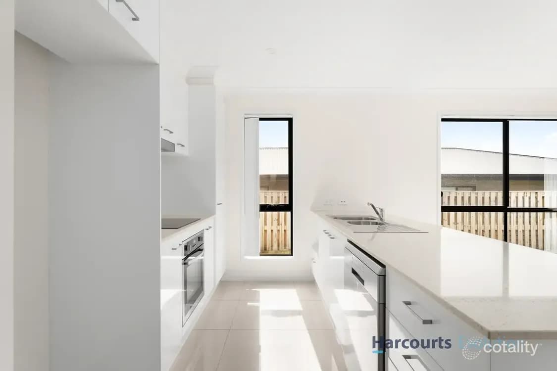 1 Welford Circuit, YARRABILBA, QLD 4207, Yarrabilba - Thumbnail 3