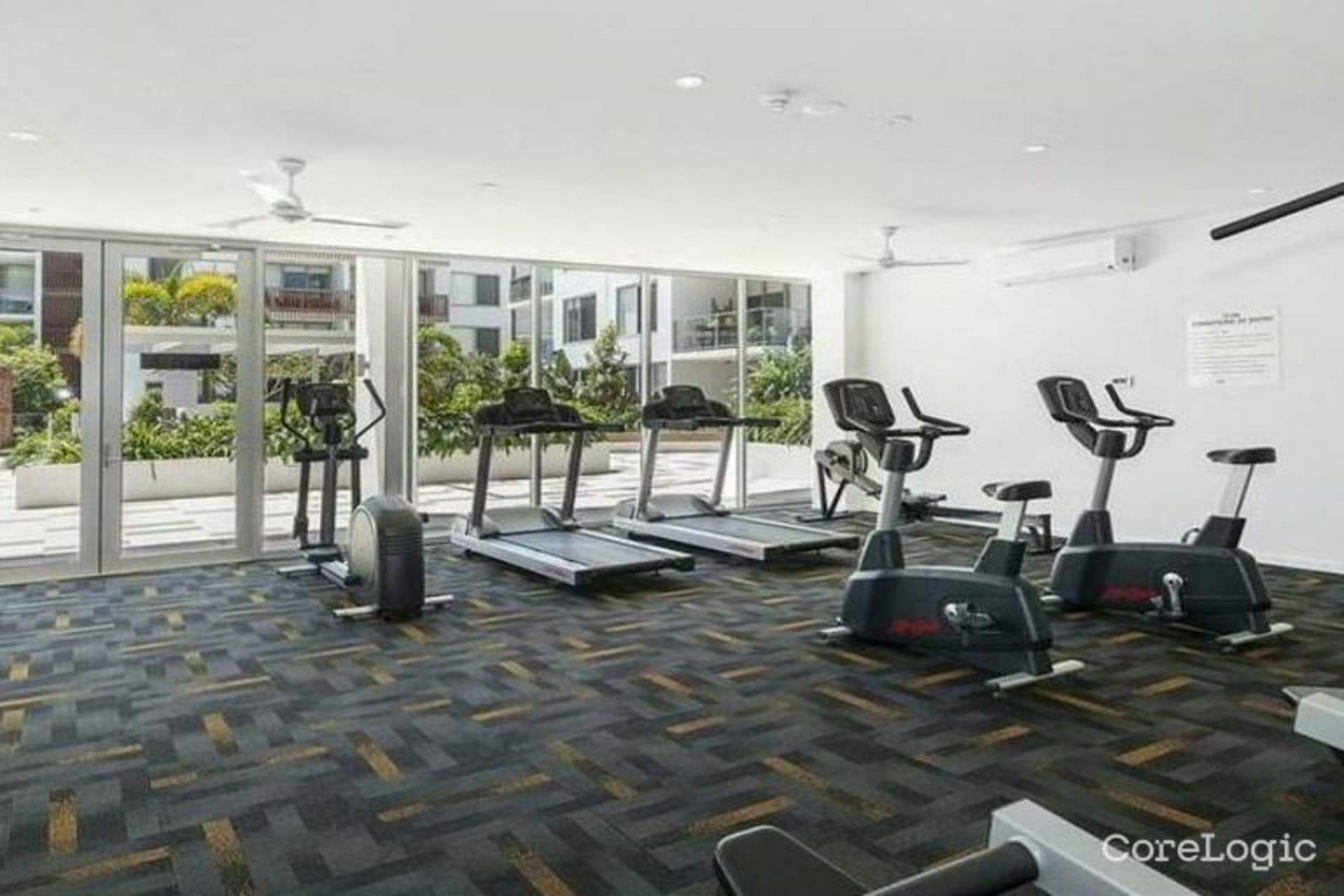 2219/1, Bundall - Thumbnail 3