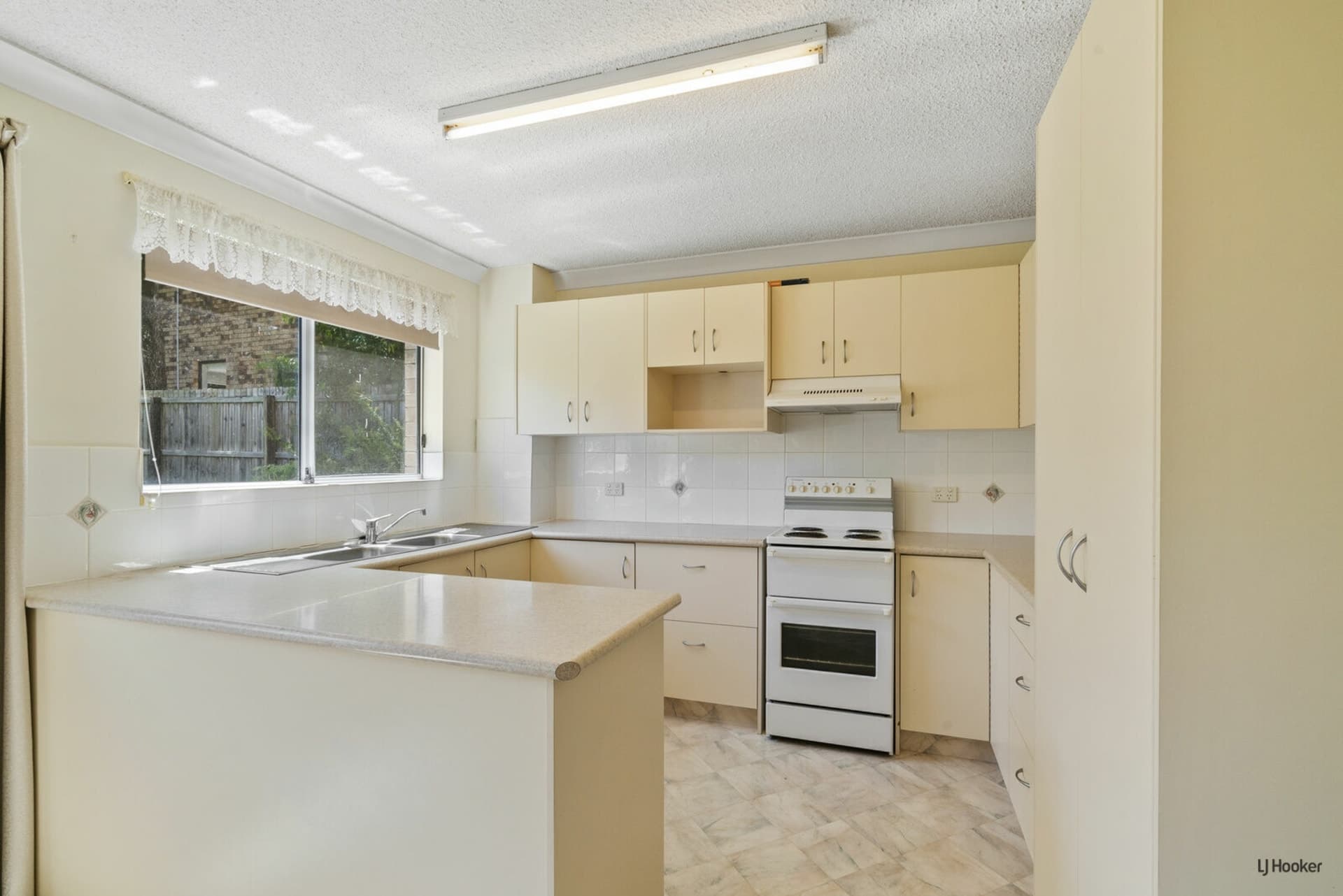 2/11 Hayle Street Burleigh Heads QLD, Burleigh Heads - Thumbnail 4