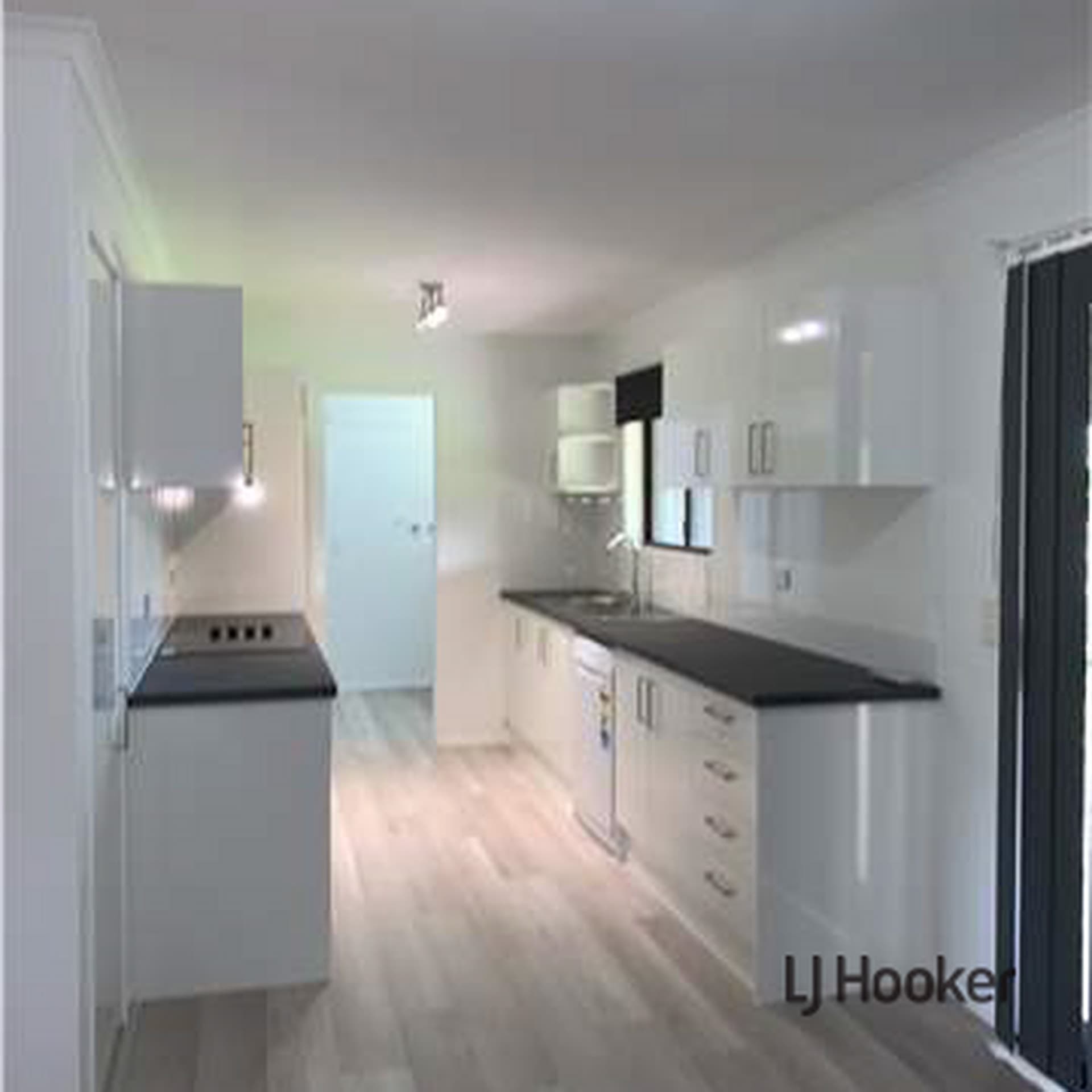 35 Razorbill Street Burleigh Waters QLD, Burleigh Waters - Thumbnail 6