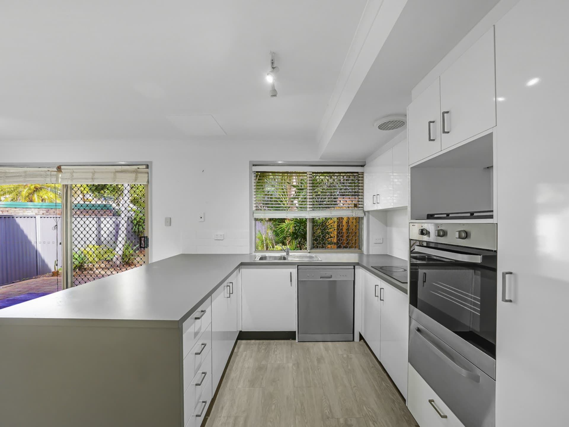 7/40 Sunbird Street Burleigh Waters QLD, Burleigh Waters - Thumbnail 2