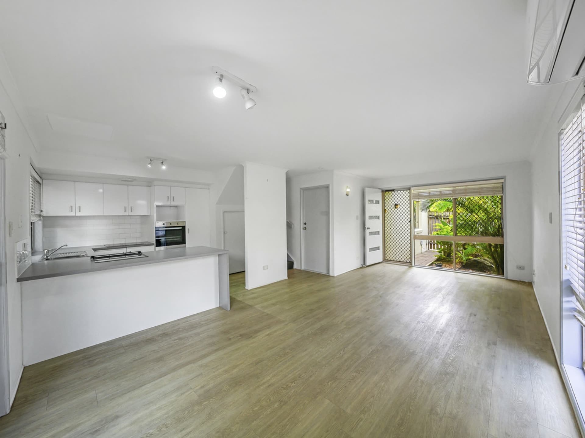 7/40 Sunbird Street Burleigh Waters QLD, Burleigh Waters - Thumbnail 3