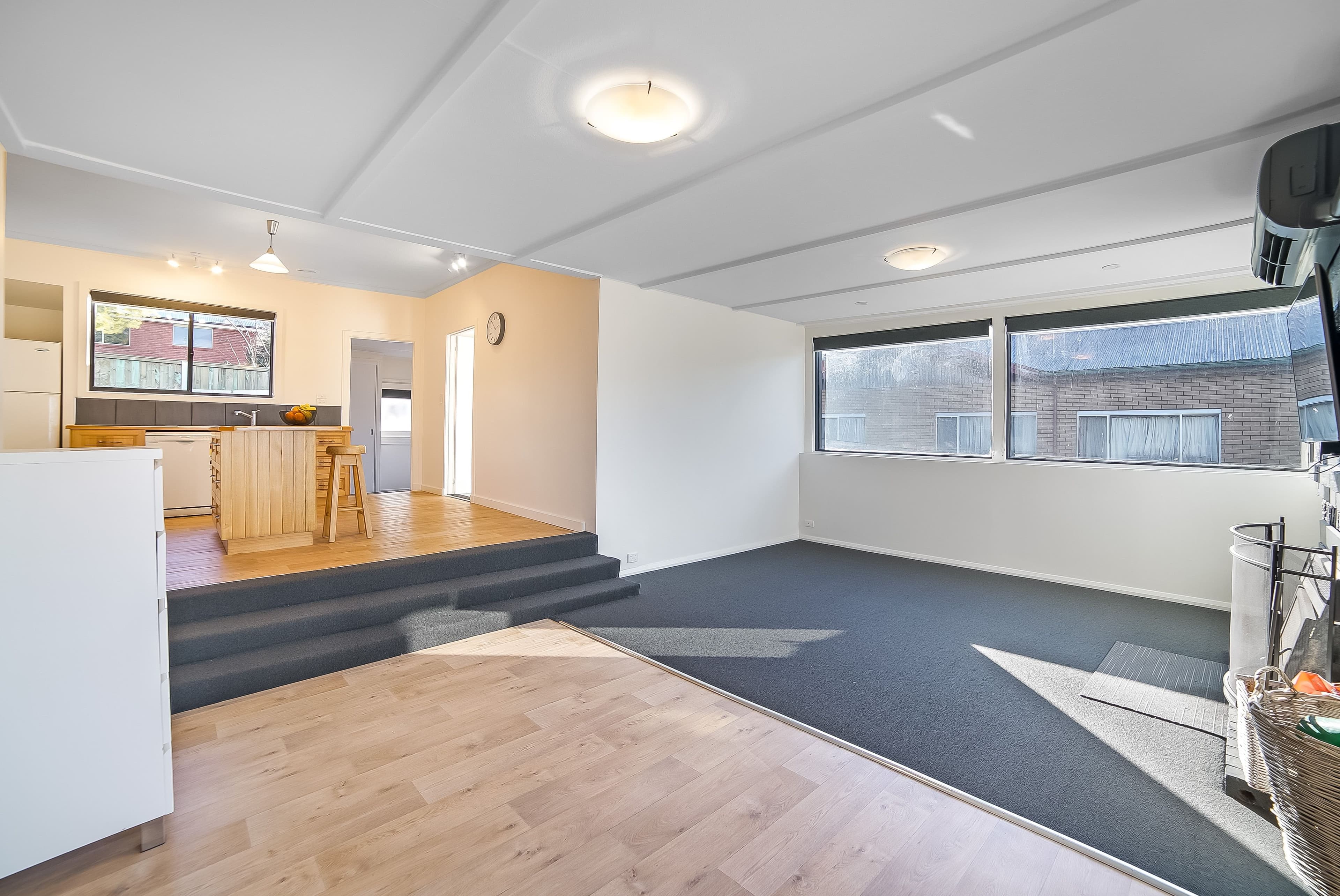 233 Roslyn Avenue, Blackmans Bay TAS 7052, Blackmans Bay - Thumbnail 2
