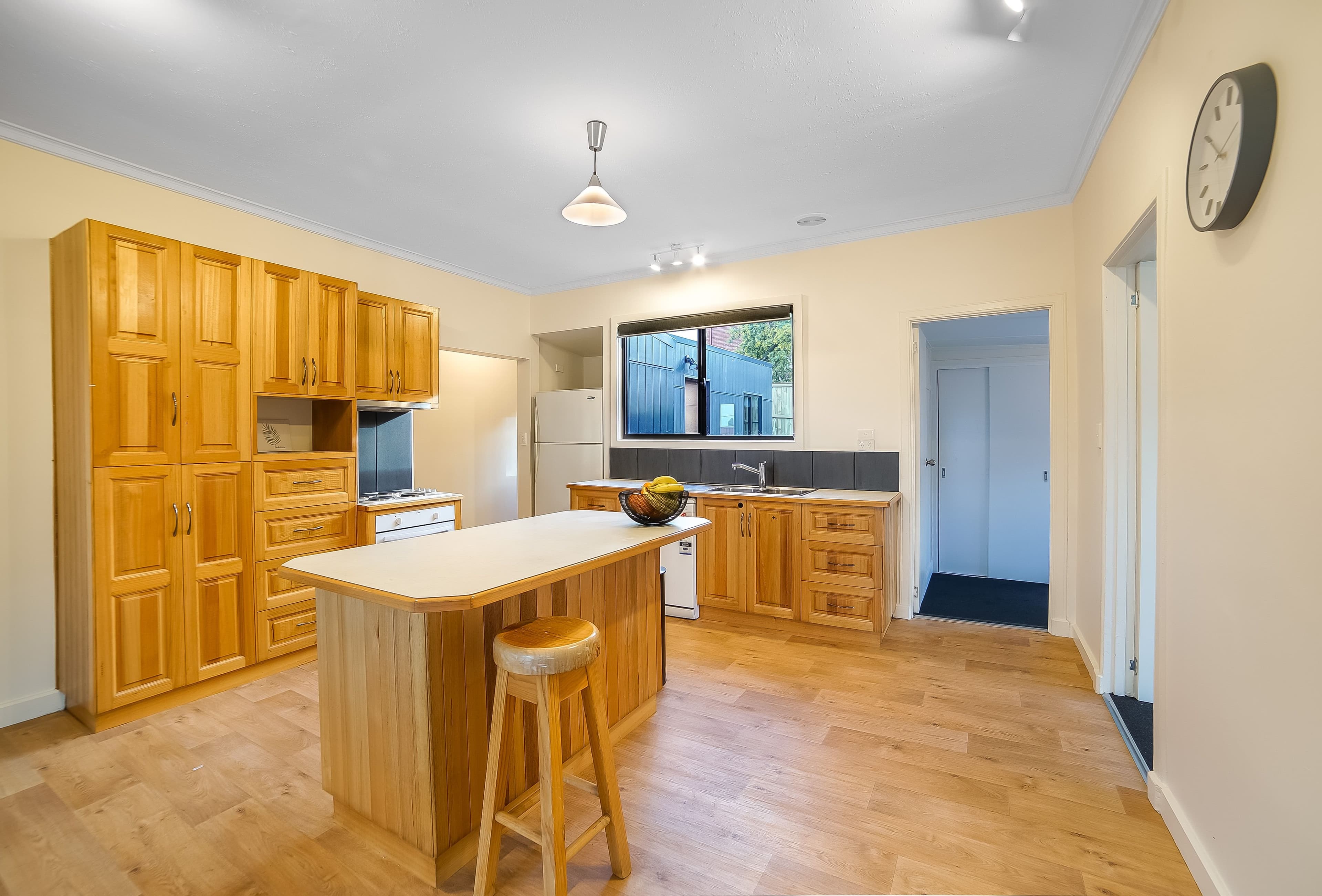 233 Roslyn Avenue, Blackmans Bay TAS 7052, Blackmans Bay - Thumbnail 3