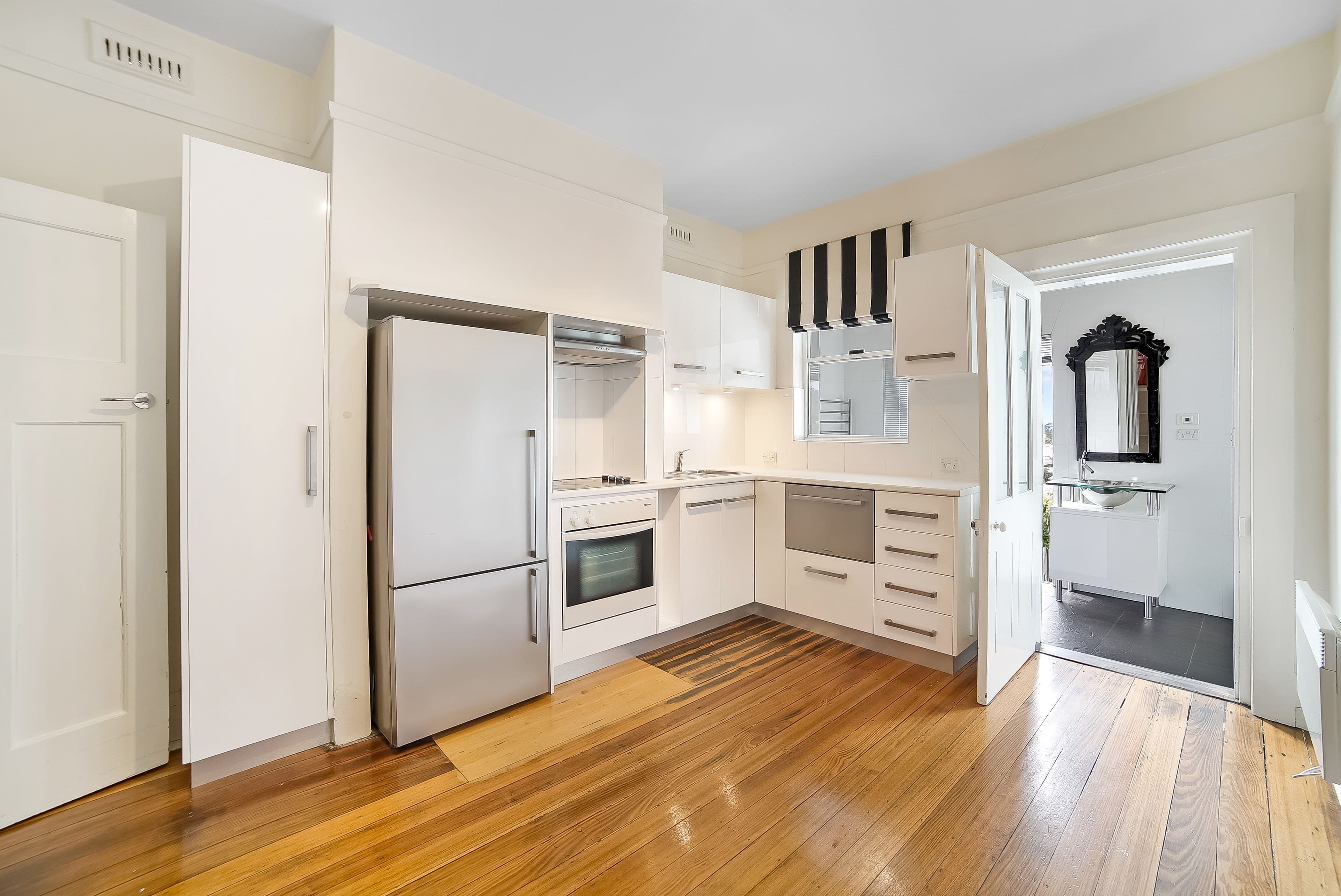 1/222 Bathurst Street, West Hobart TAS 7000, West Hobart - Thumbnail 2