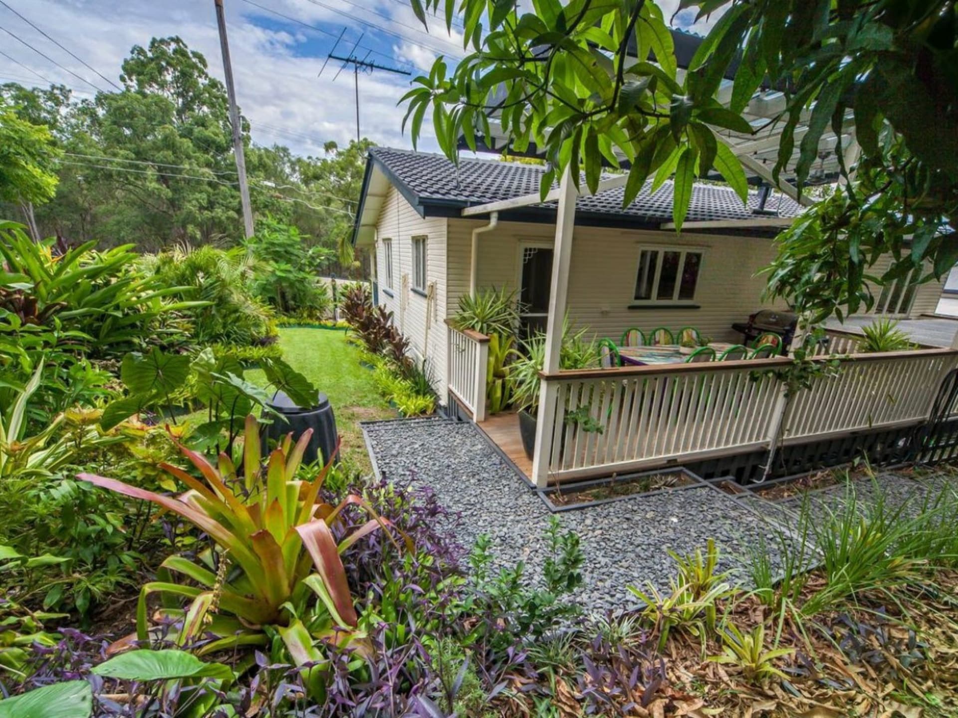 296 Richmond Road Cannon Hill QLD, Cannon Hill - Thumbnail 2