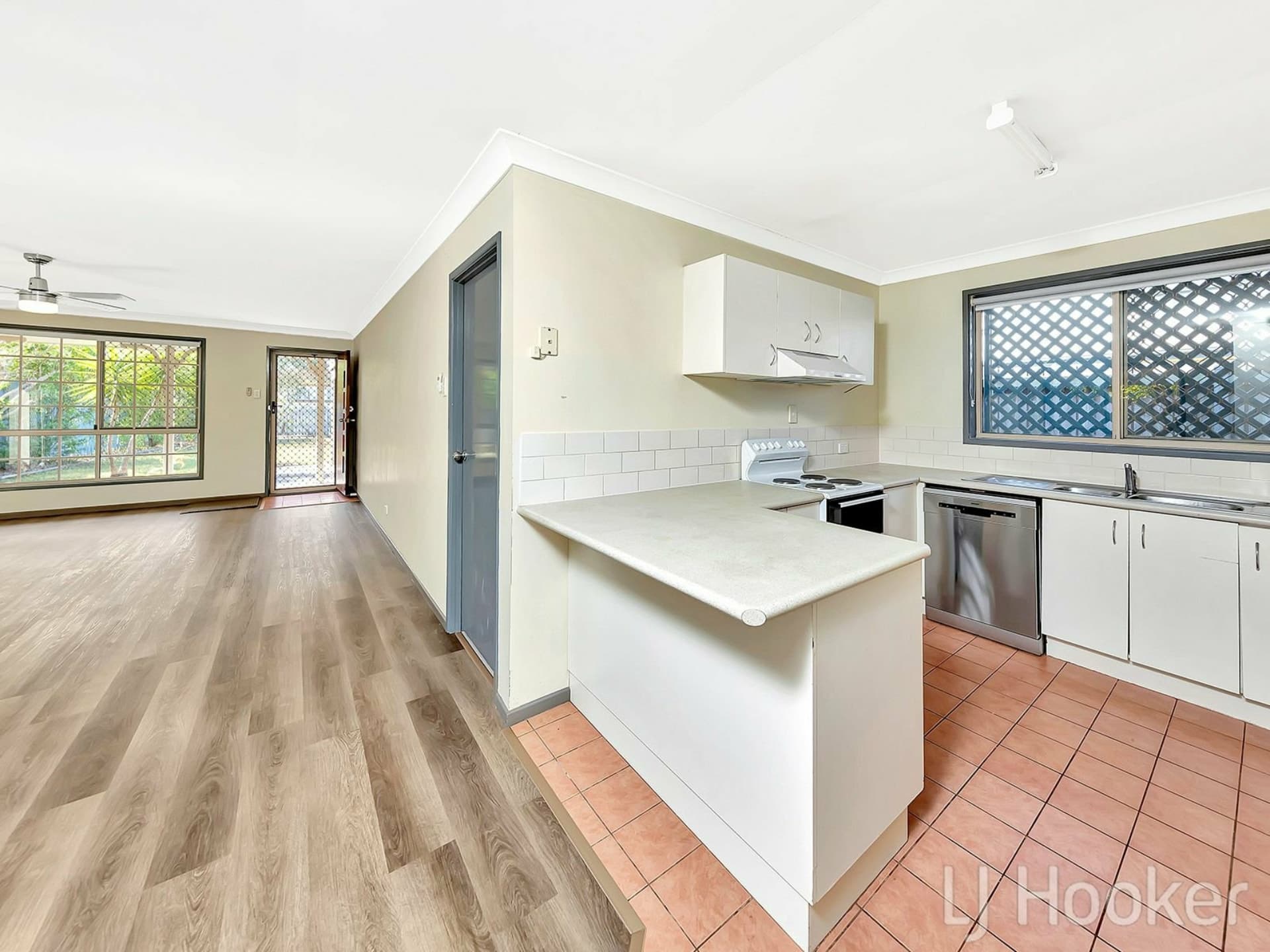 64 Gatling Road Cannon Hill QLD, Cannon Hill - Thumbnail 4
