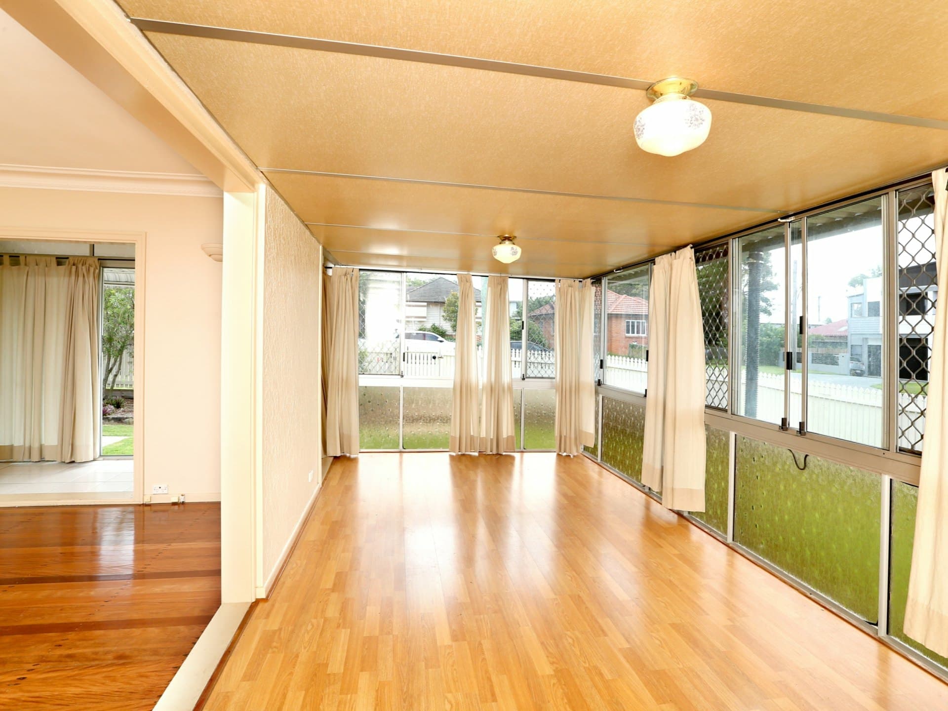 4 Delsie street Cannon Hill QLD, Cannon Hill - Image 1