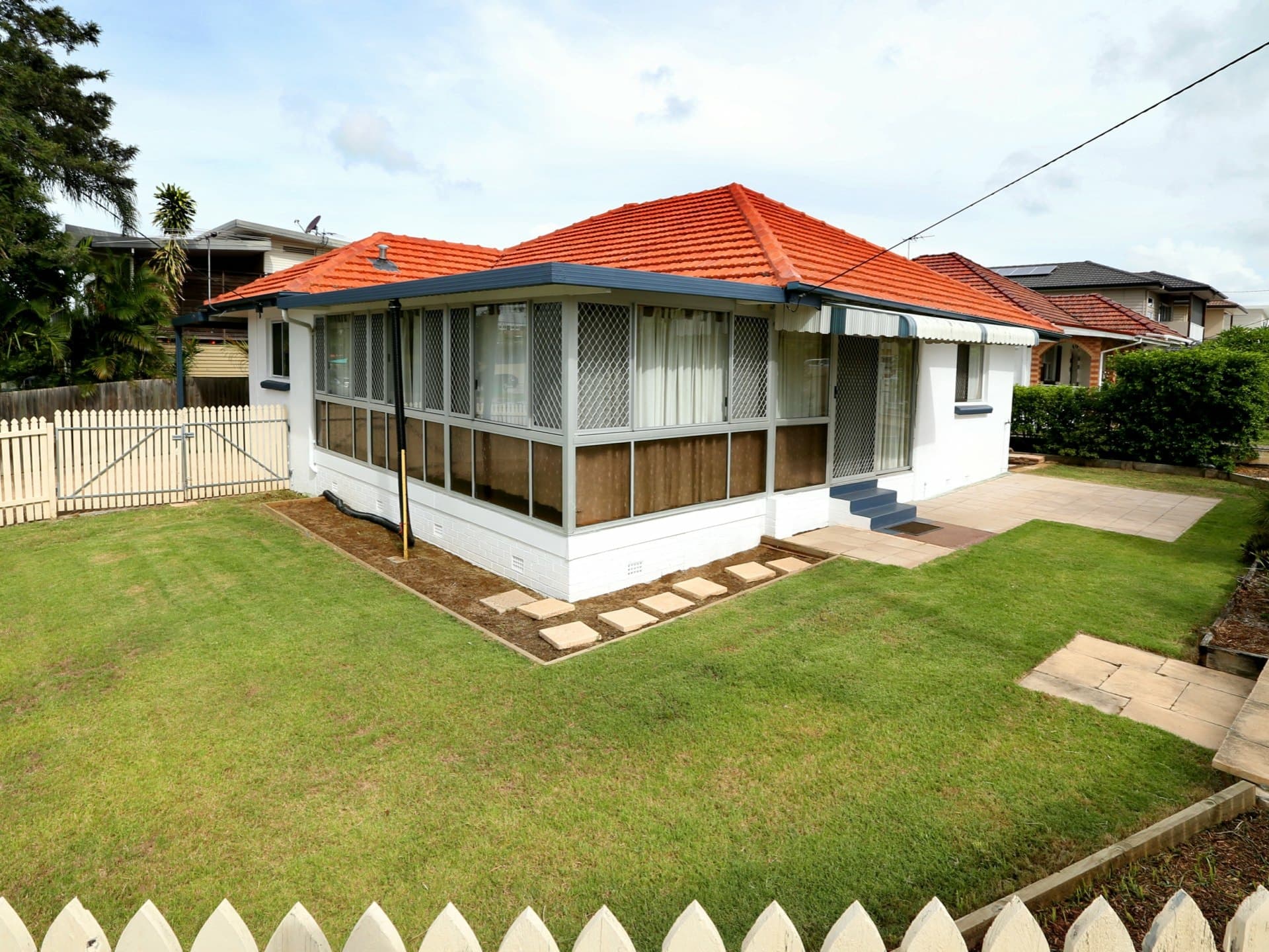 4 Delsie street Cannon Hill QLD, Cannon Hill - Thumbnail 2