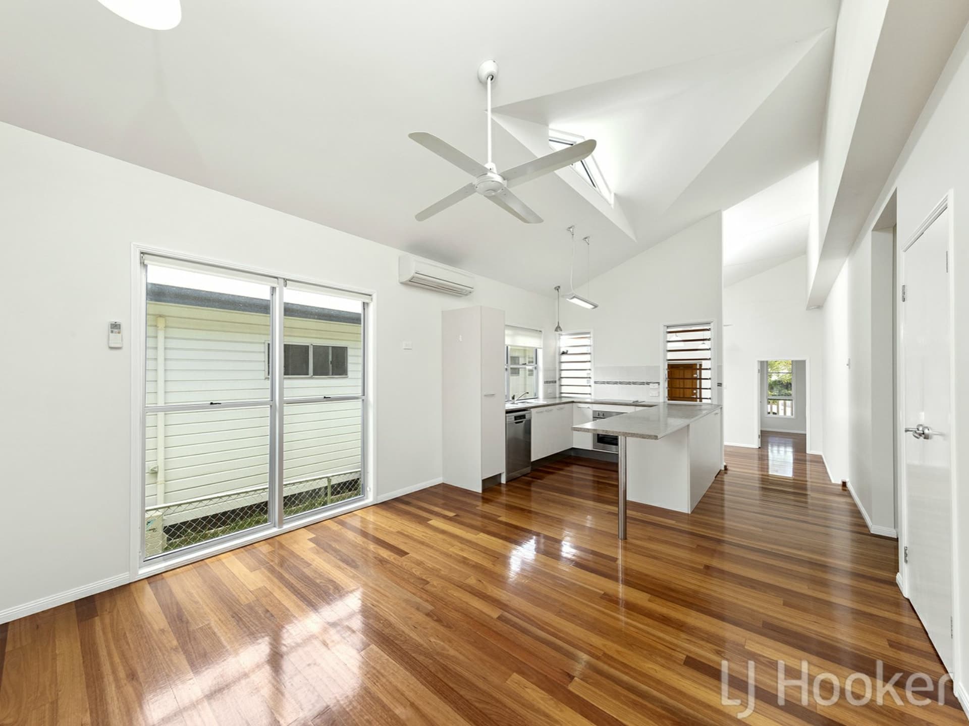 38 Moncrief Road Cannon Hill QLD, Cannon Hill - Thumbnail 2