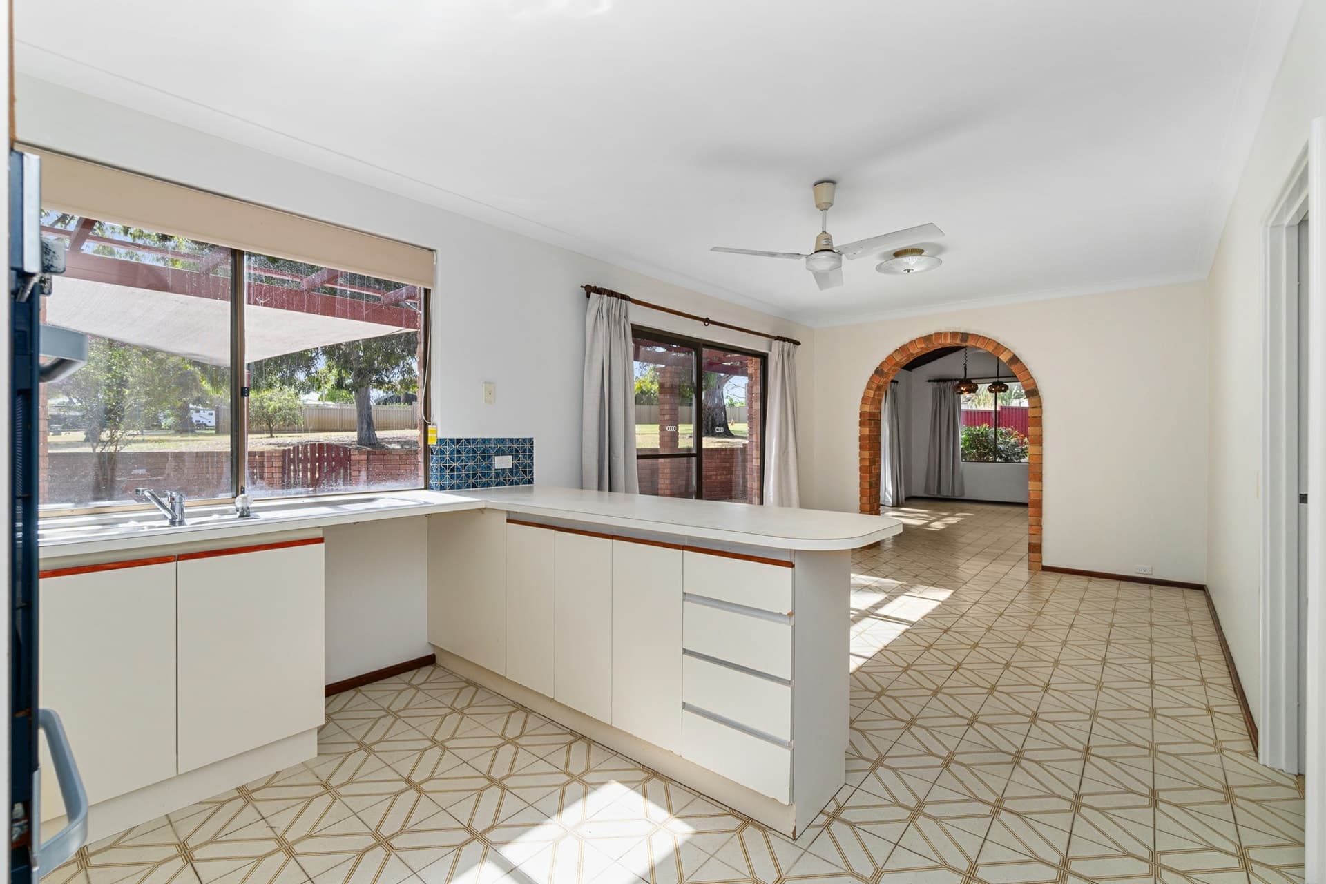 9 Parant Place Carine WA, Carine - Thumbnail 8