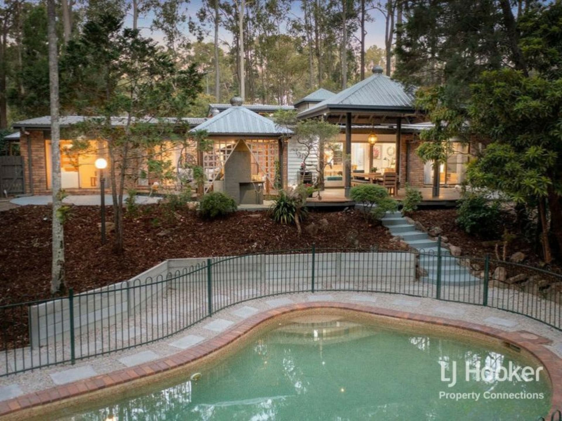 9 Ireland Court Cashmere QLD, Cashmere - Image 1