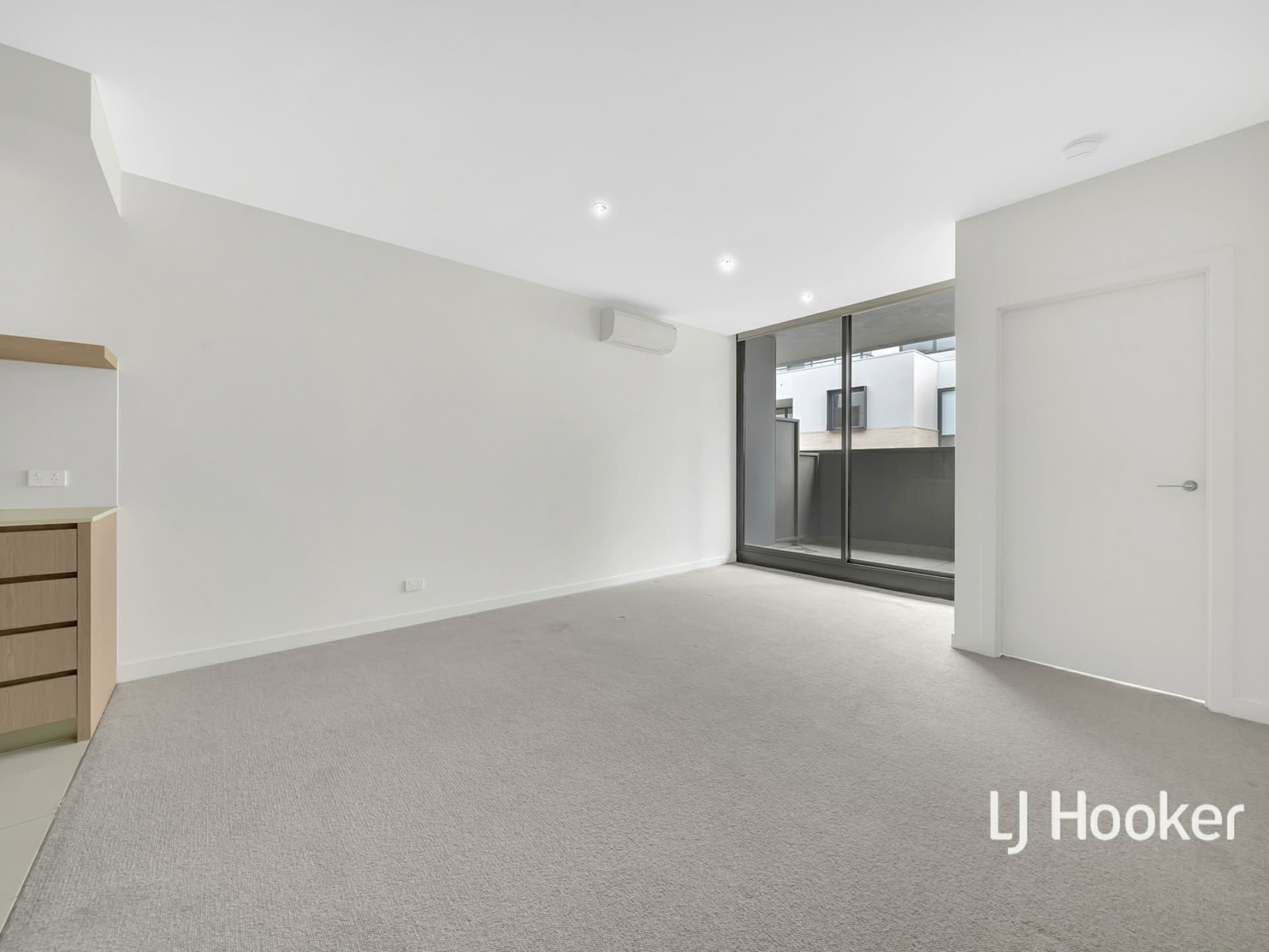 127F/11 Bond Street Caulfield North VIC, Caulfield North - Image 1