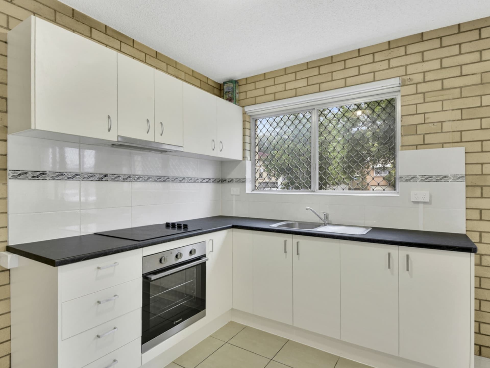 1/26 Hall Street Chermside QLD, Chermside - Image 1