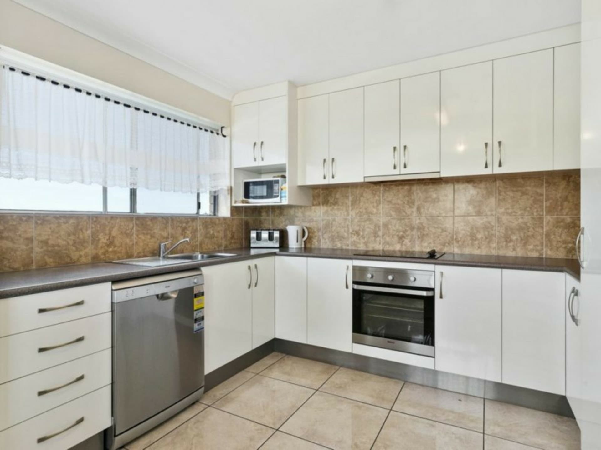 4/401 Rode Road Chermside QLD, Chermside - Thumbnail 2