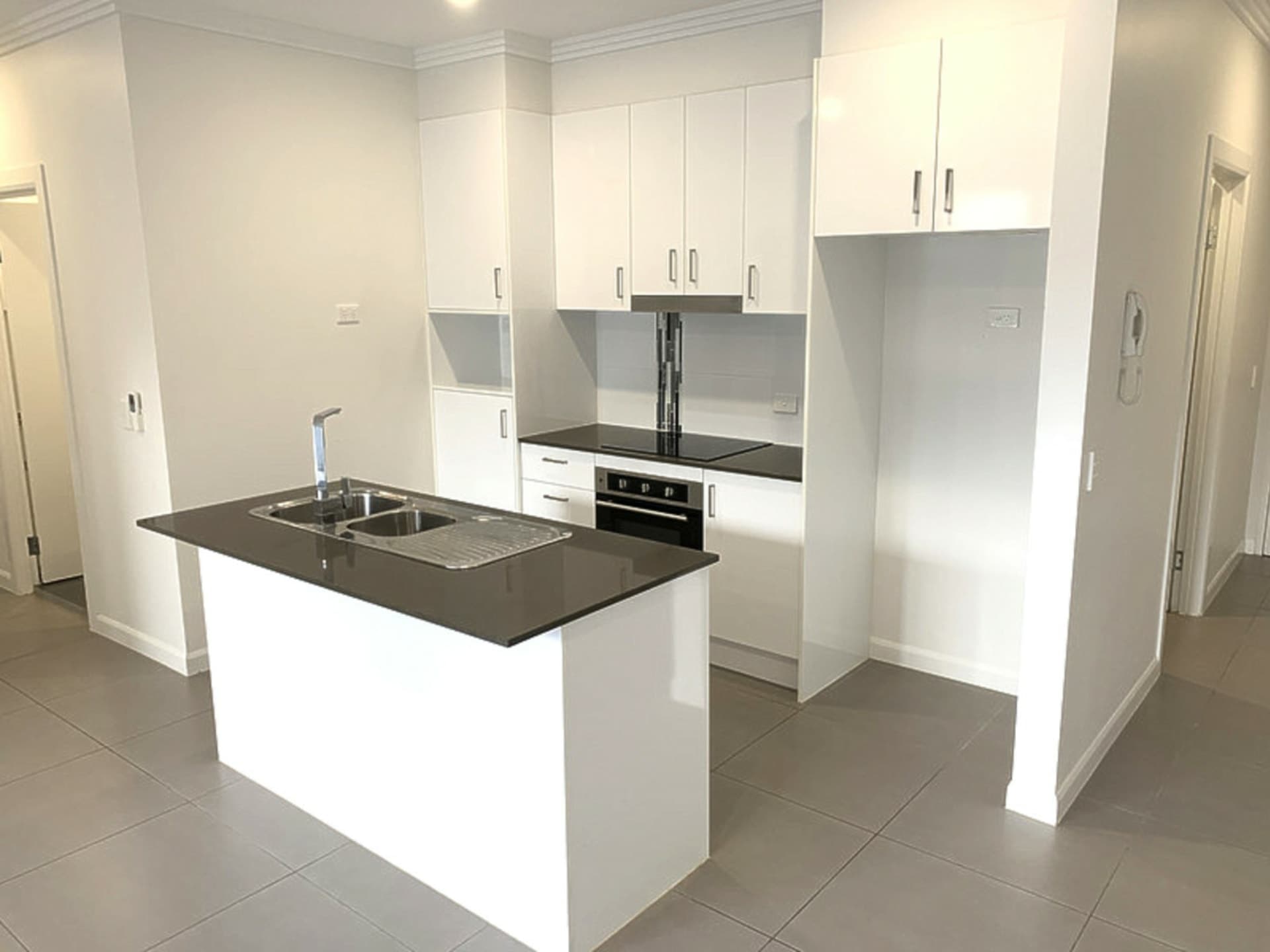 1/52 Latham Street Chermside QLD, Chermside - Thumbnail 2