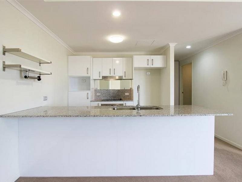 302/1 Kingsmill Street Chermside QLD, Chermside - Thumbnail 3