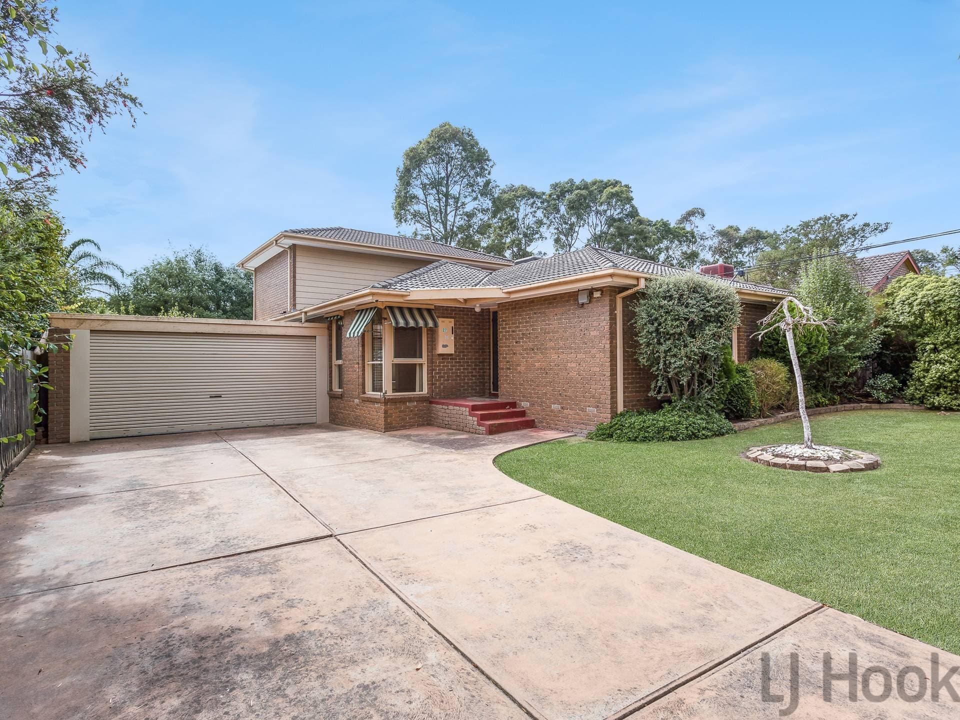 27 Songbird Avenue Chirnside Park VIC, Chirnside Park - Image 1