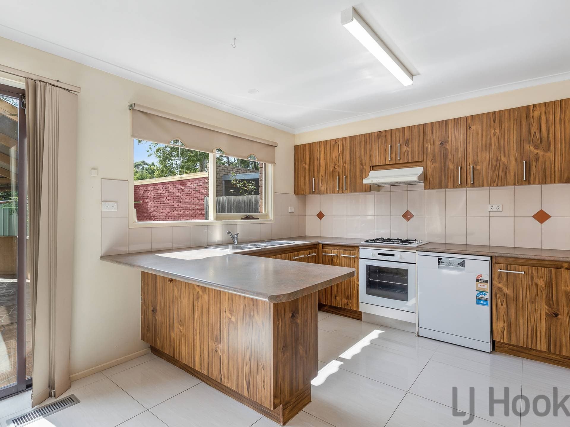 27 Songbird Avenue Chirnside Park VIC, Chirnside Park - Thumbnail 3