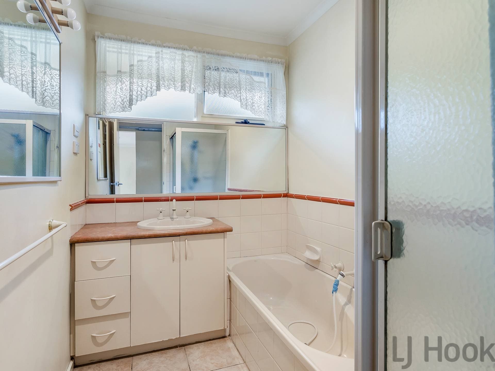 27 Songbird Avenue Chirnside Park VIC, Chirnside Park - Thumbnail 5