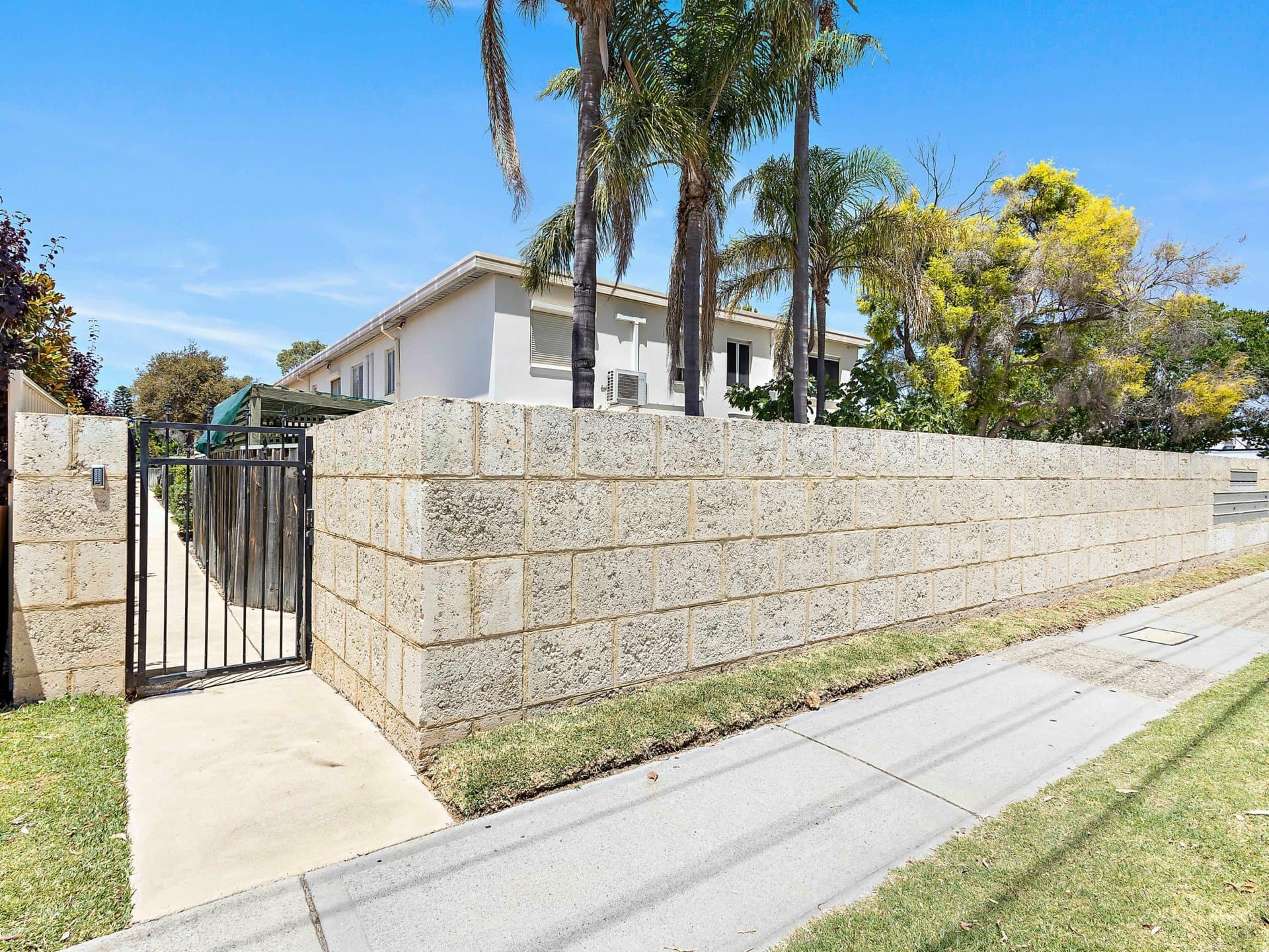 1 15 Flynn Street Churchlands WA, Churchlands - Thumbnail 2