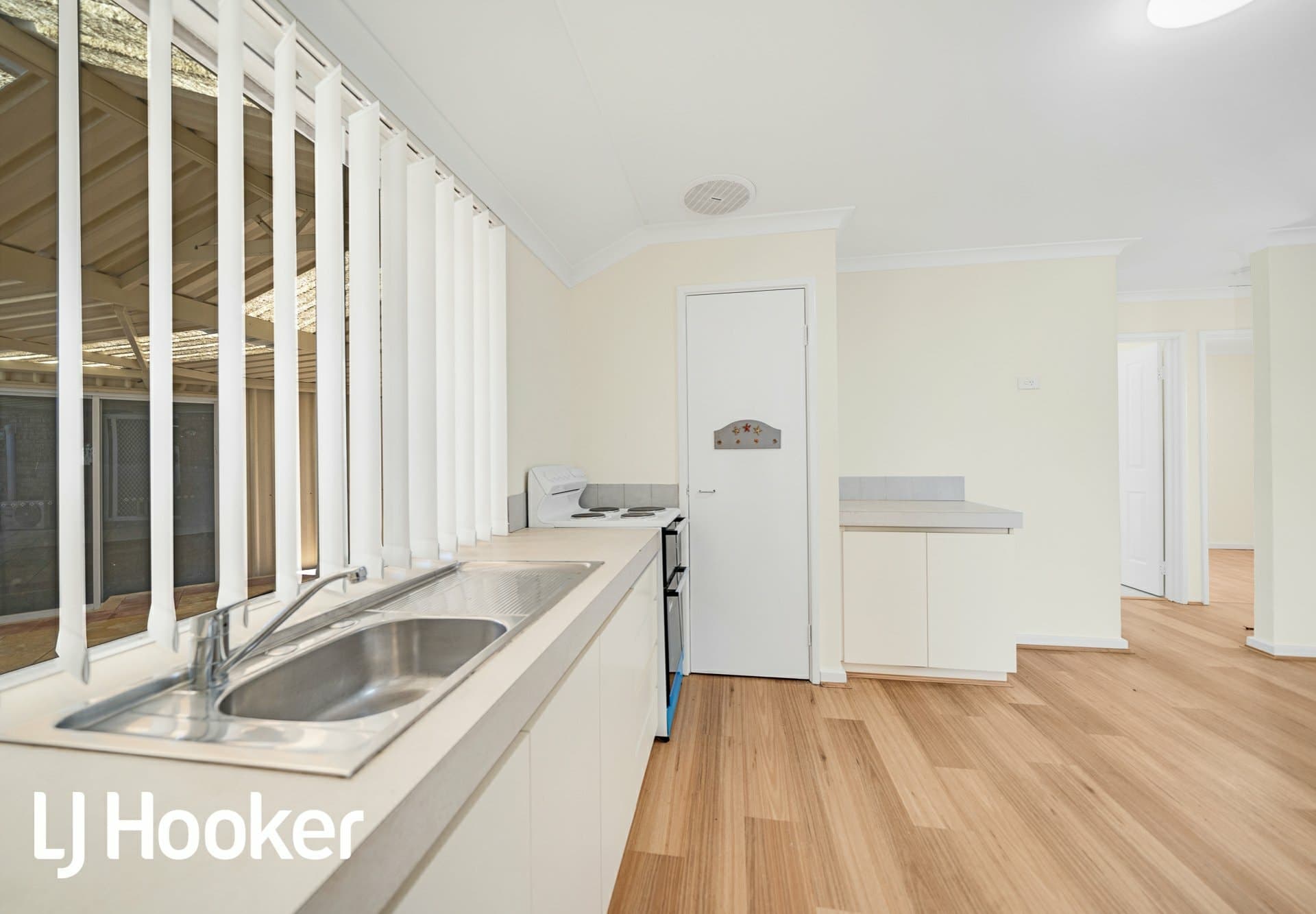 8 Steen Court Clarkson WA, Clarkson - Thumbnail 7