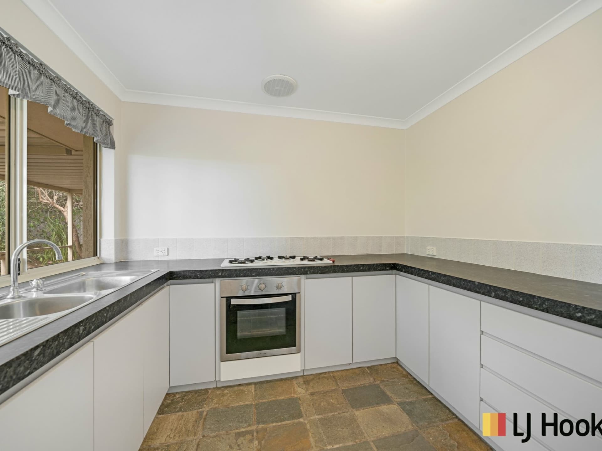 9 Nalder Way Clarkson WA, Clarkson - Thumbnail 3