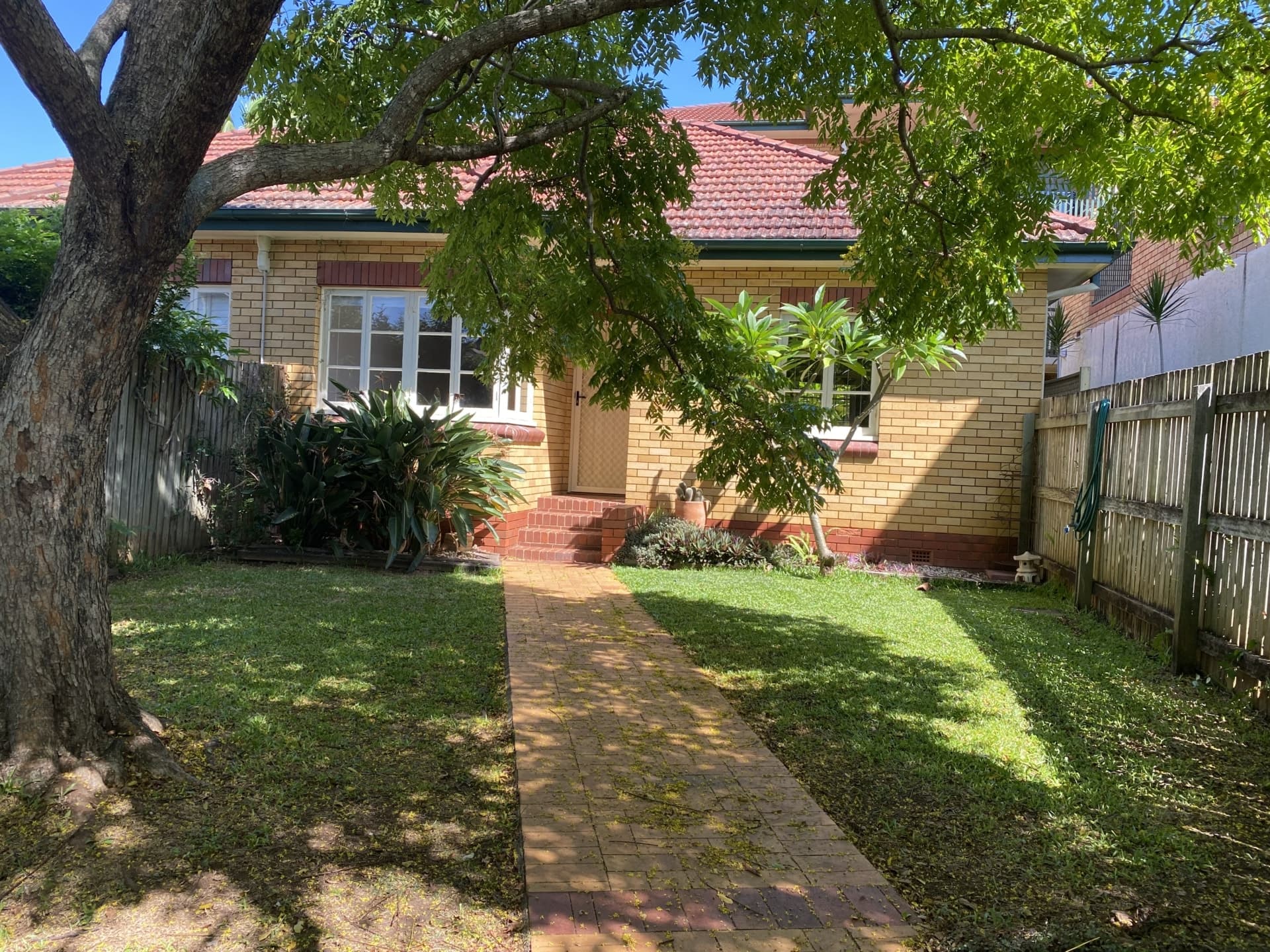2/1, Clayfield - Image 1