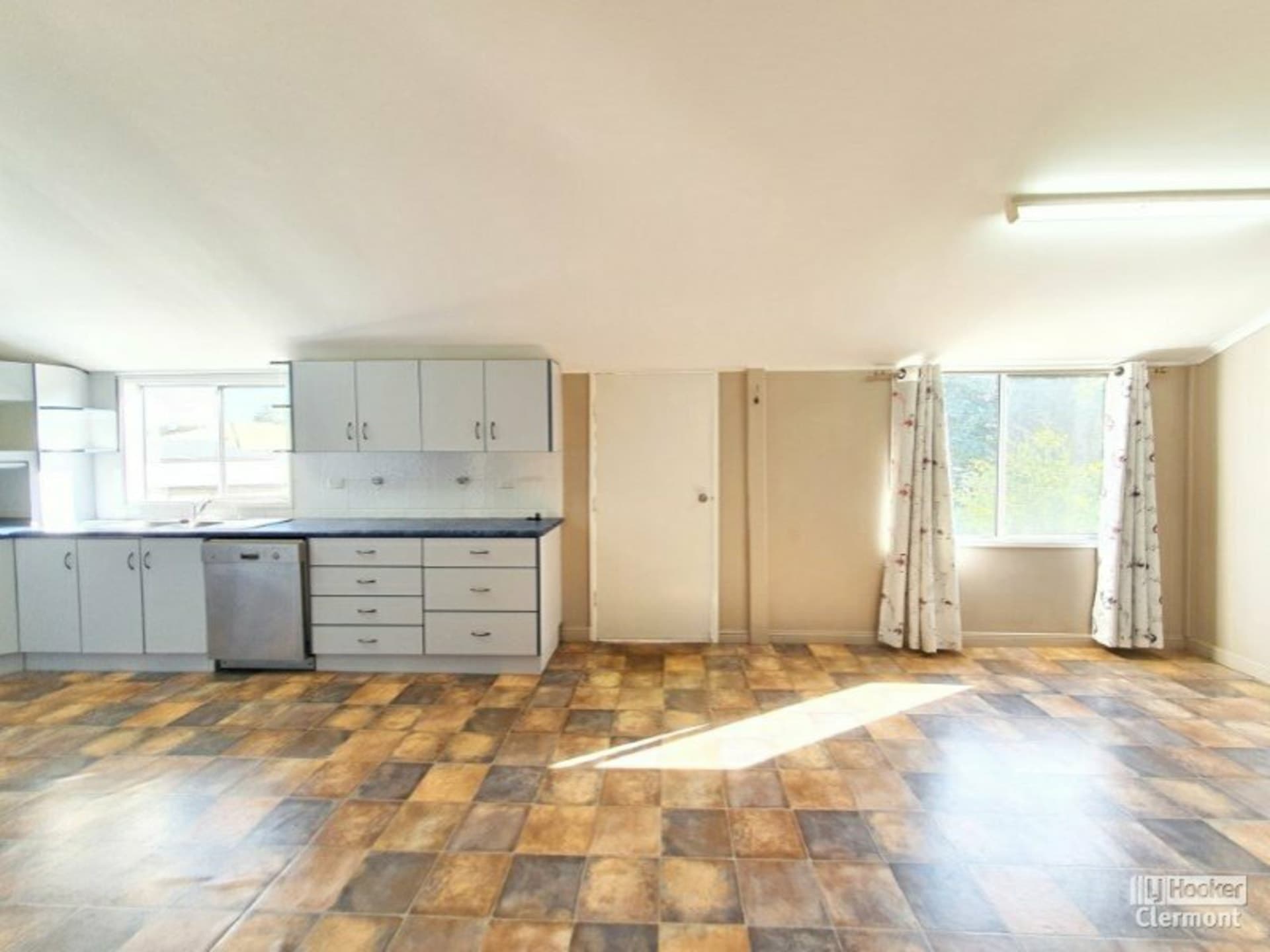 2 Sirius Street Clermont QLD, Clermont - Thumbnail 6