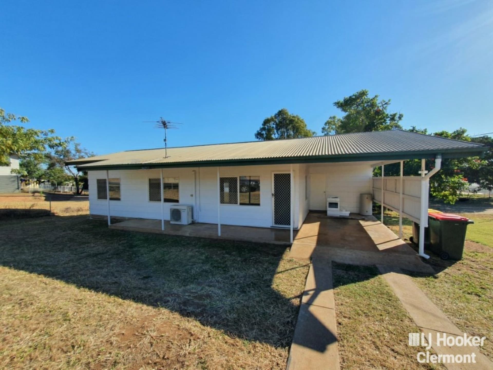 Unit 1/2 Blamey Street, Clermont, Clermont - Image 1