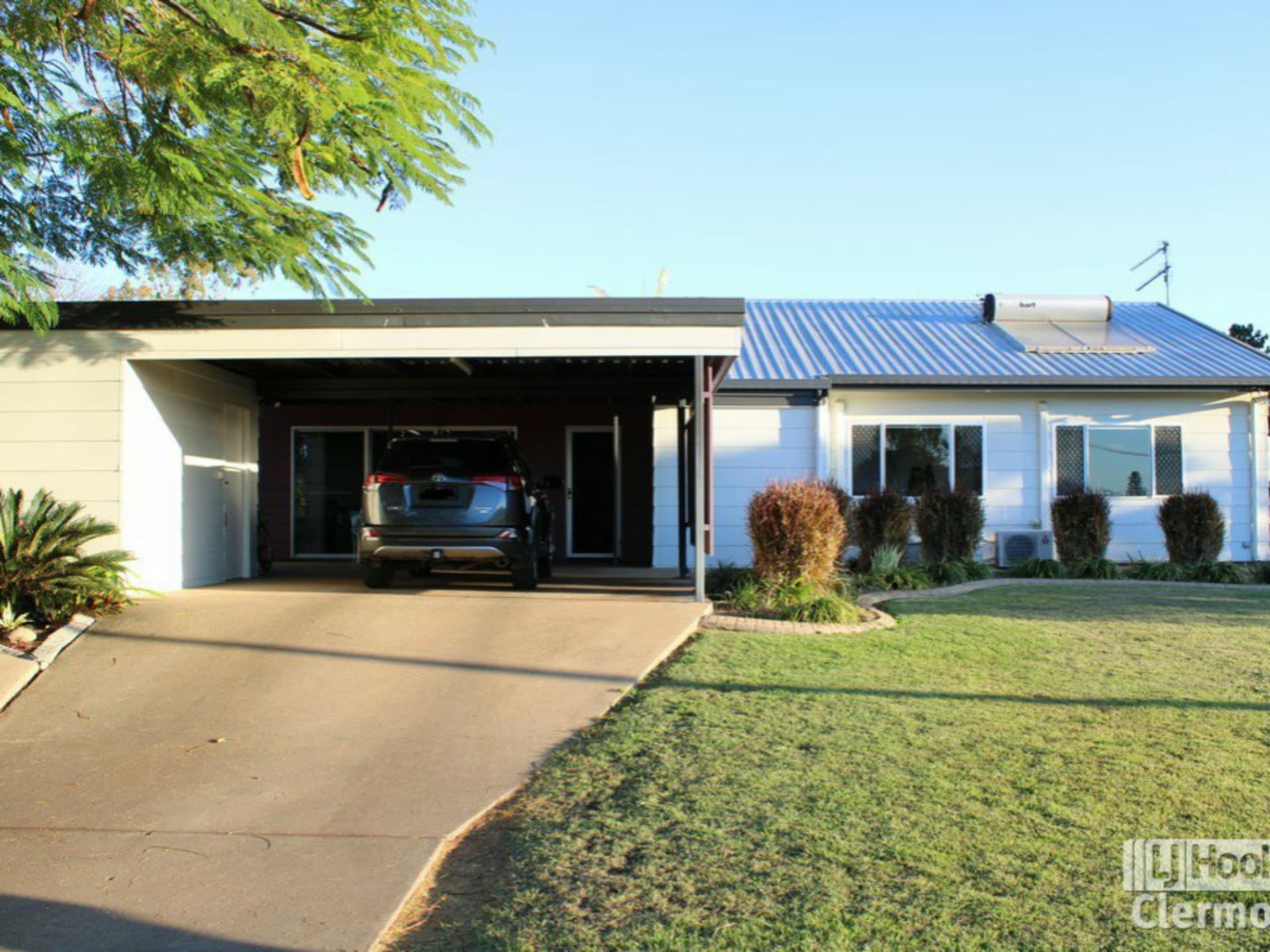 17 Box Street Clermont QLD, Clermont - Thumbnail 2
