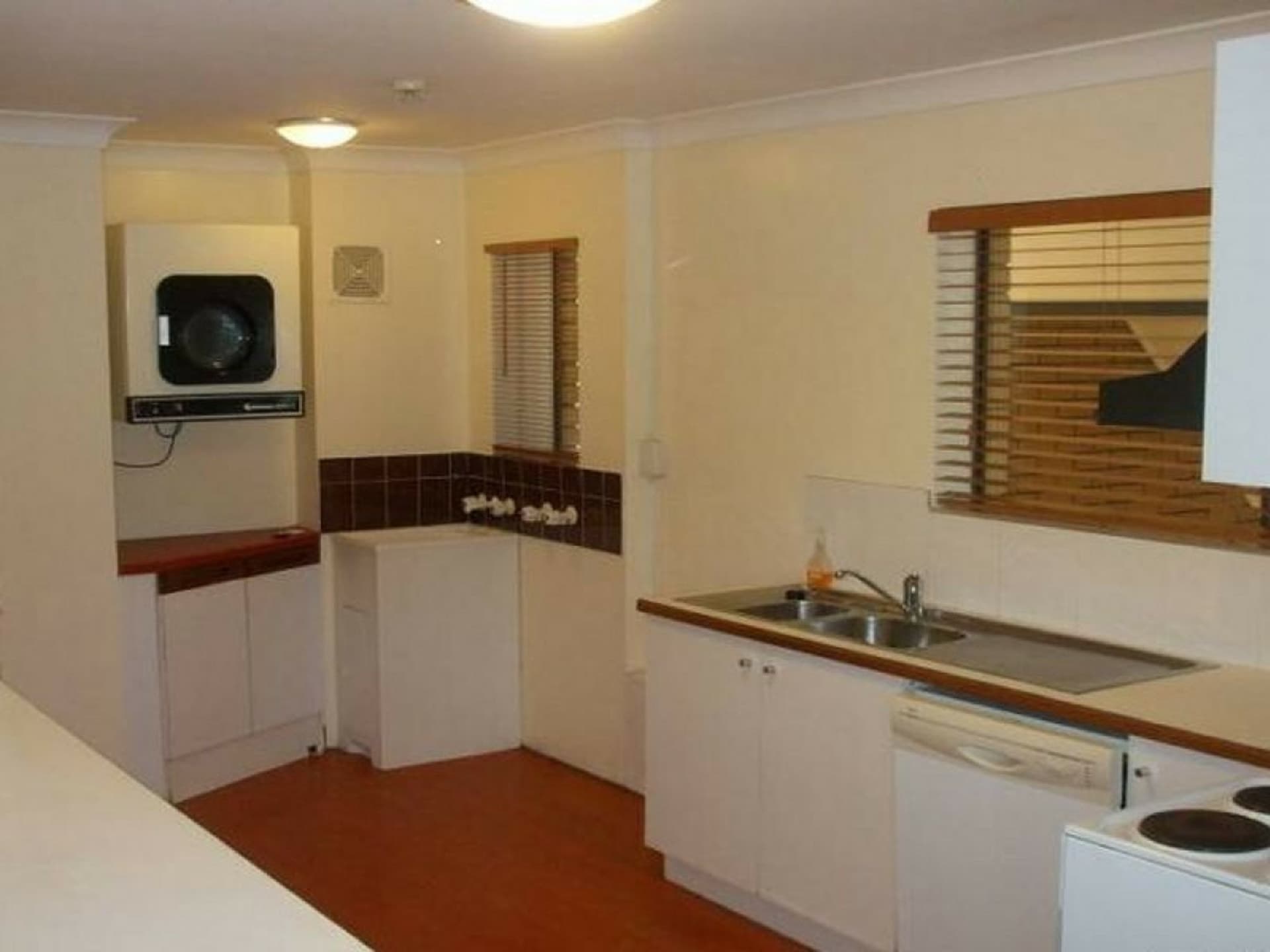 22/11 Wharf Street Cleveland QLD, Cleveland - Thumbnail 3