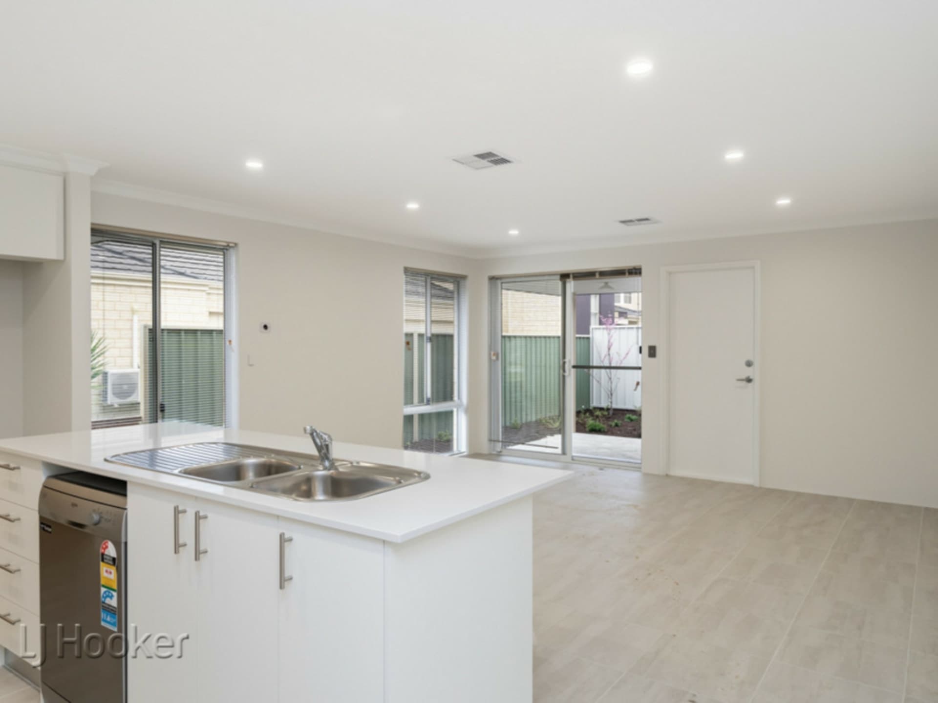 1/293 Keymer Street Cloverdale WA, Cloverdale - Image 1
