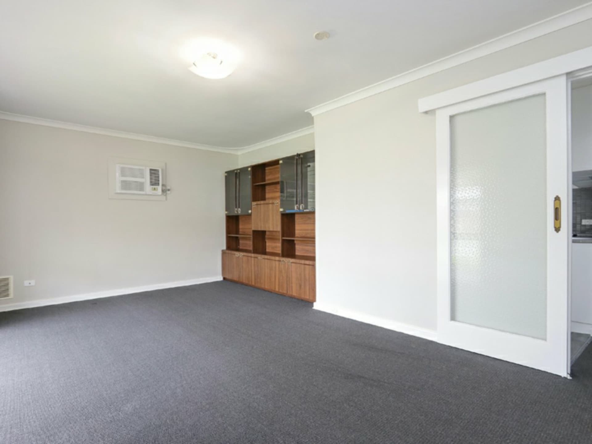 293 Kew Street Cloverdale WA, Cloverdale - Thumbnail 2