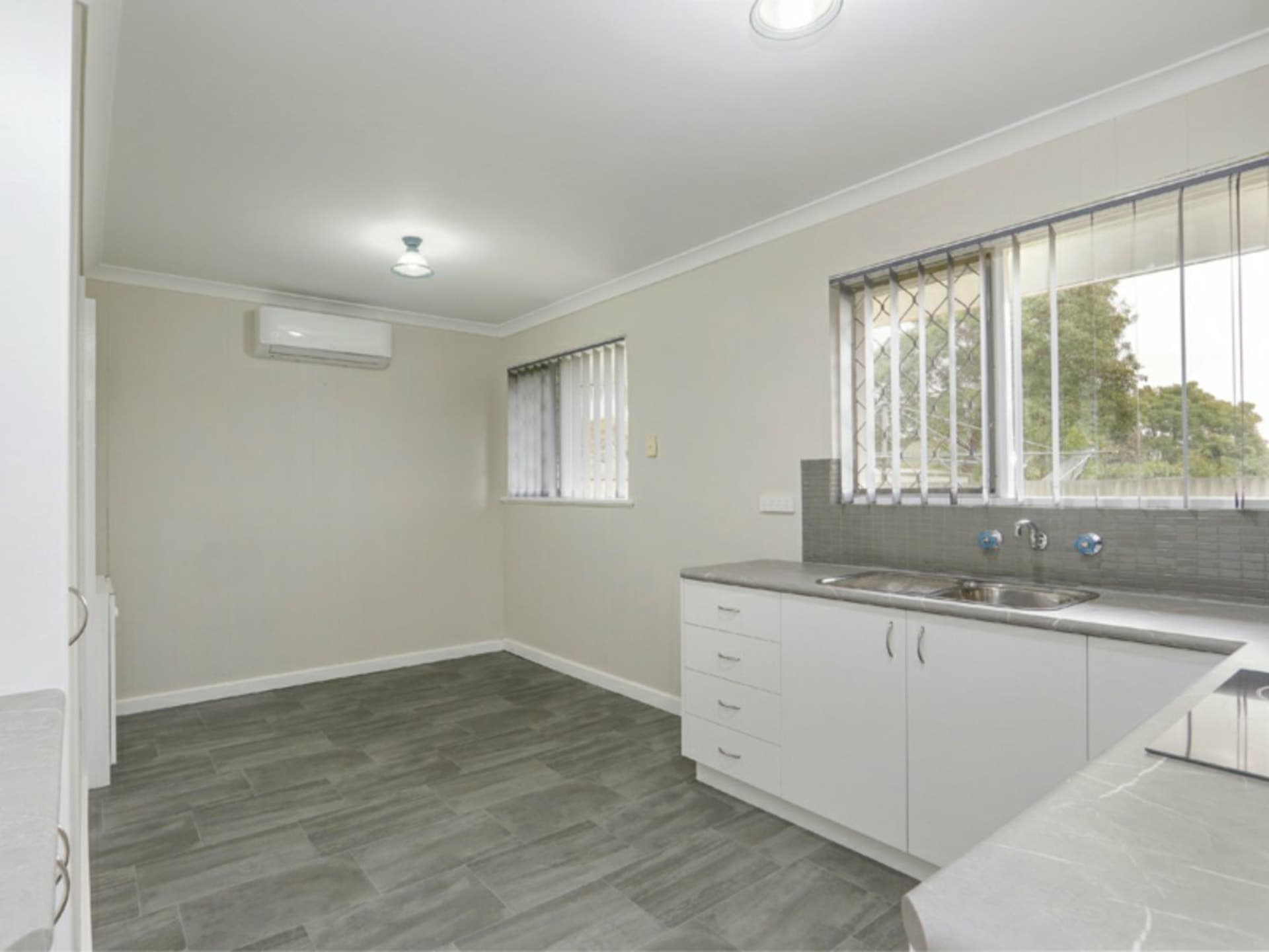 293 Kew Street Cloverdale WA, Cloverdale - Thumbnail 6