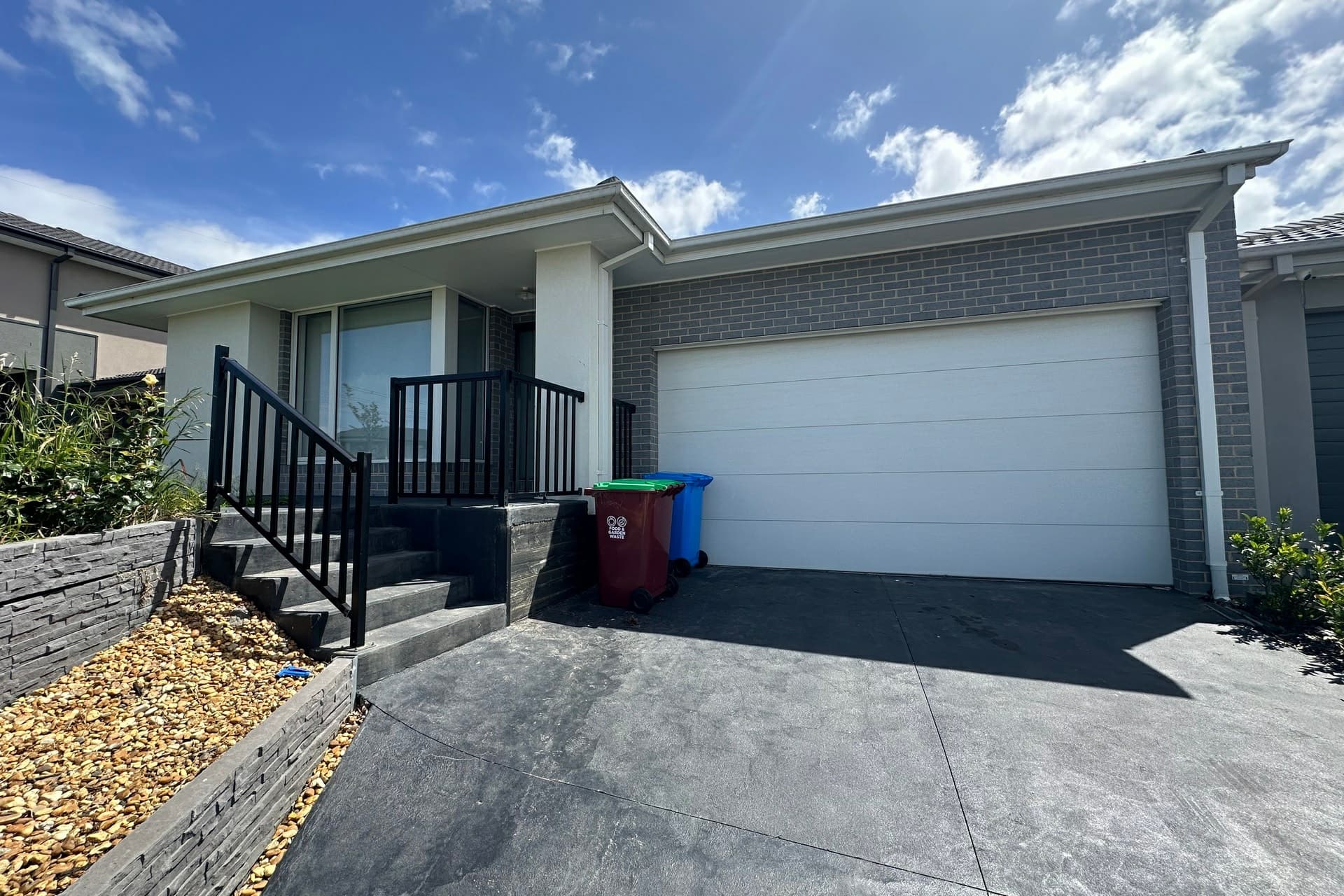 32 Vermillion Drive Clyde VIC, Clyde North - Thumbnail 2