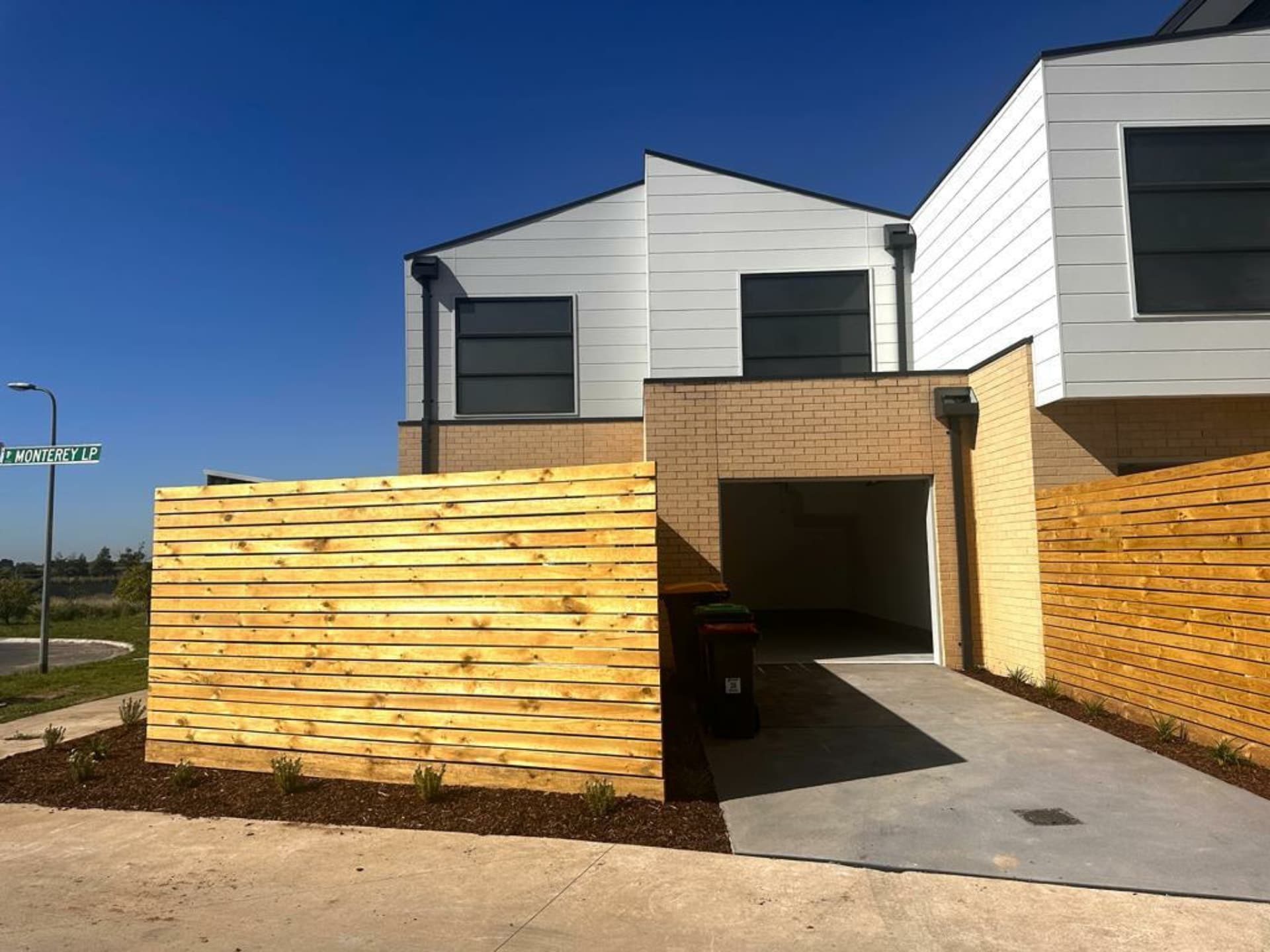 28 Monterey Loop Clyde VIC, Clyde - Image 1