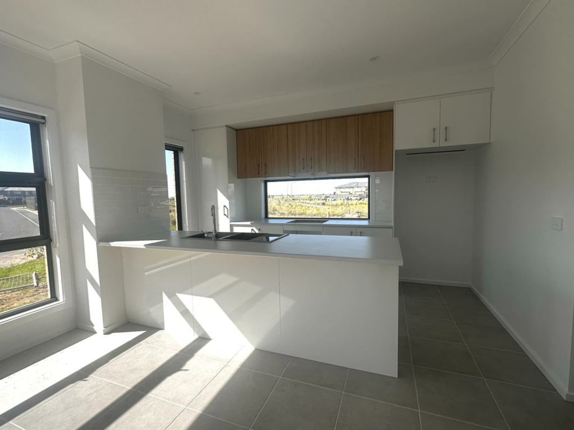 28 Monterey Loop Clyde VIC, Clyde - Thumbnail 3
