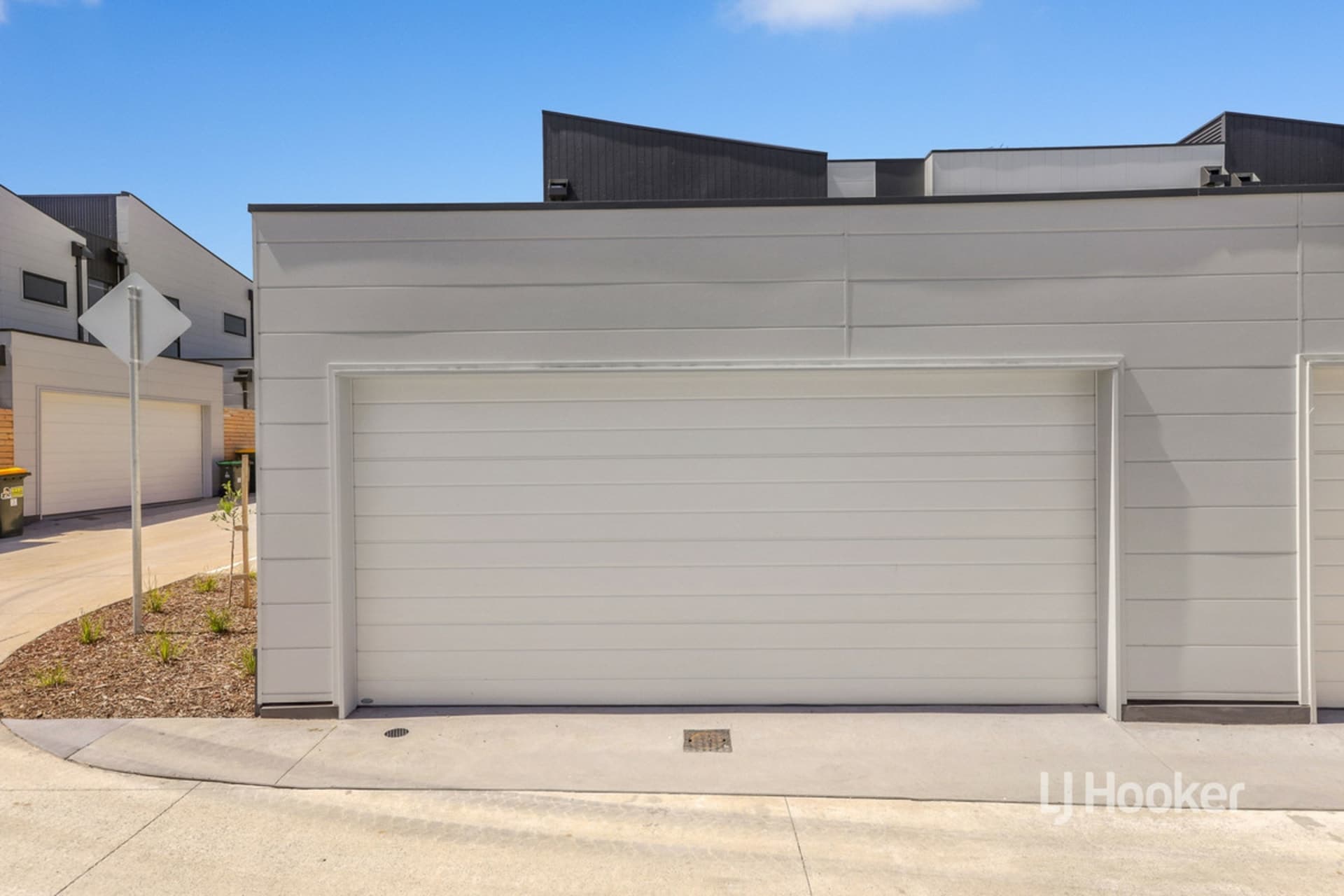 30 Merribrook Boulevard Clyde VIC, Clyde - Image 1